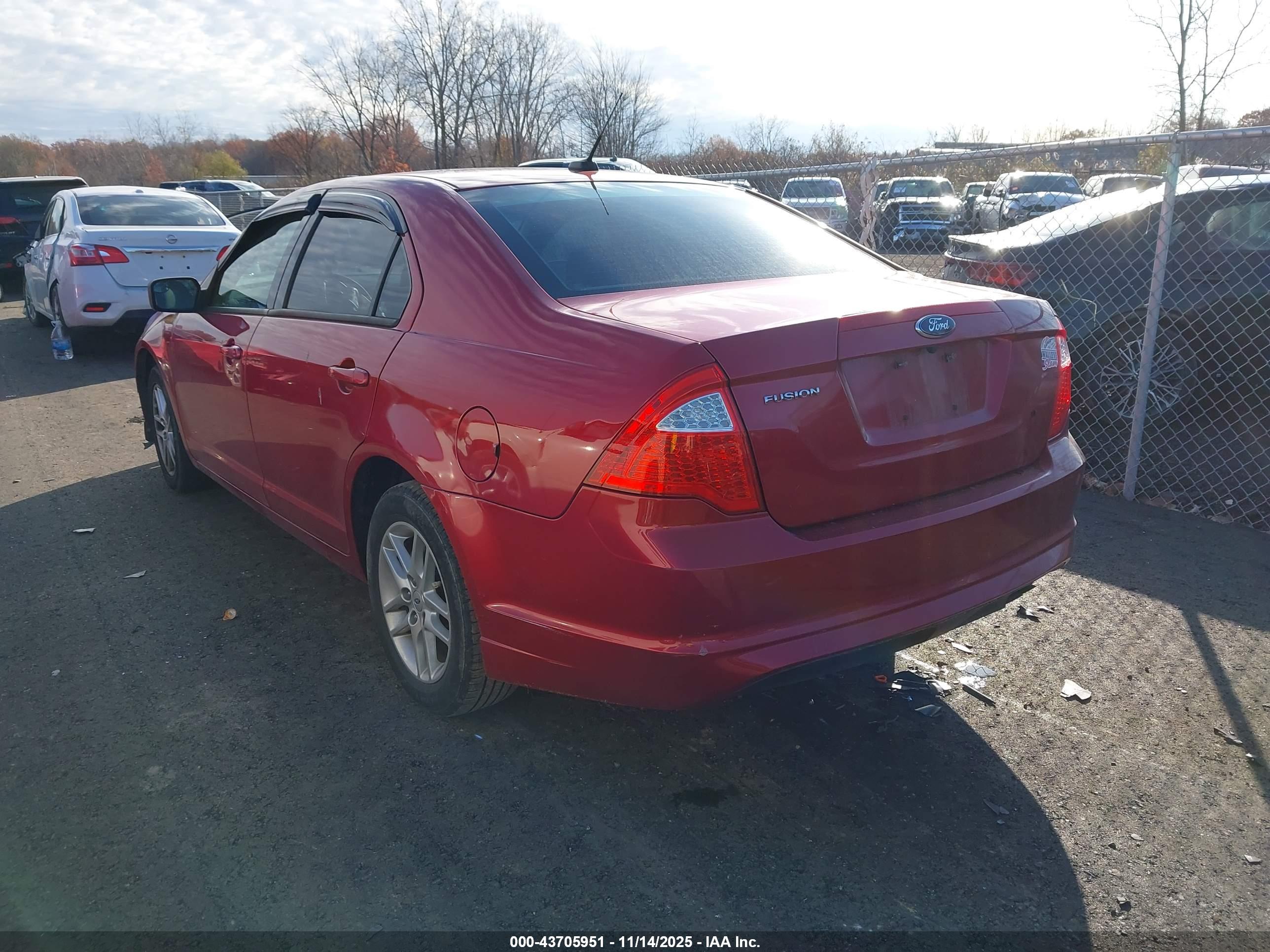 FORD FUSION image 3