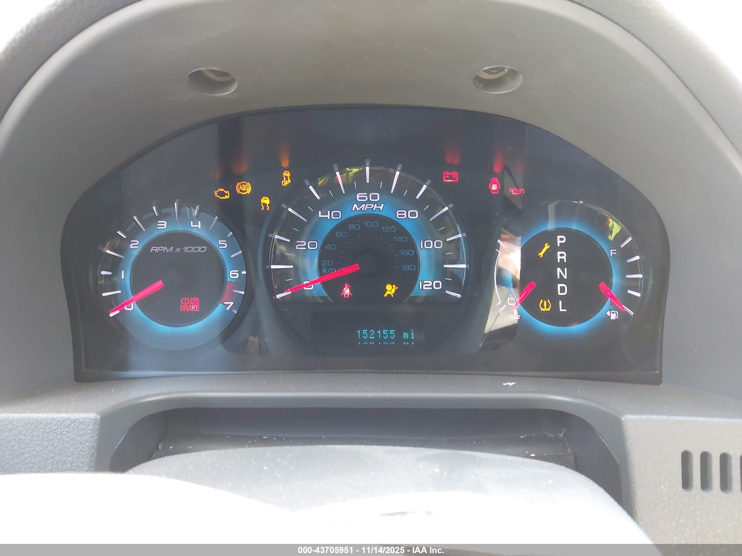 FORD FUSION image 7