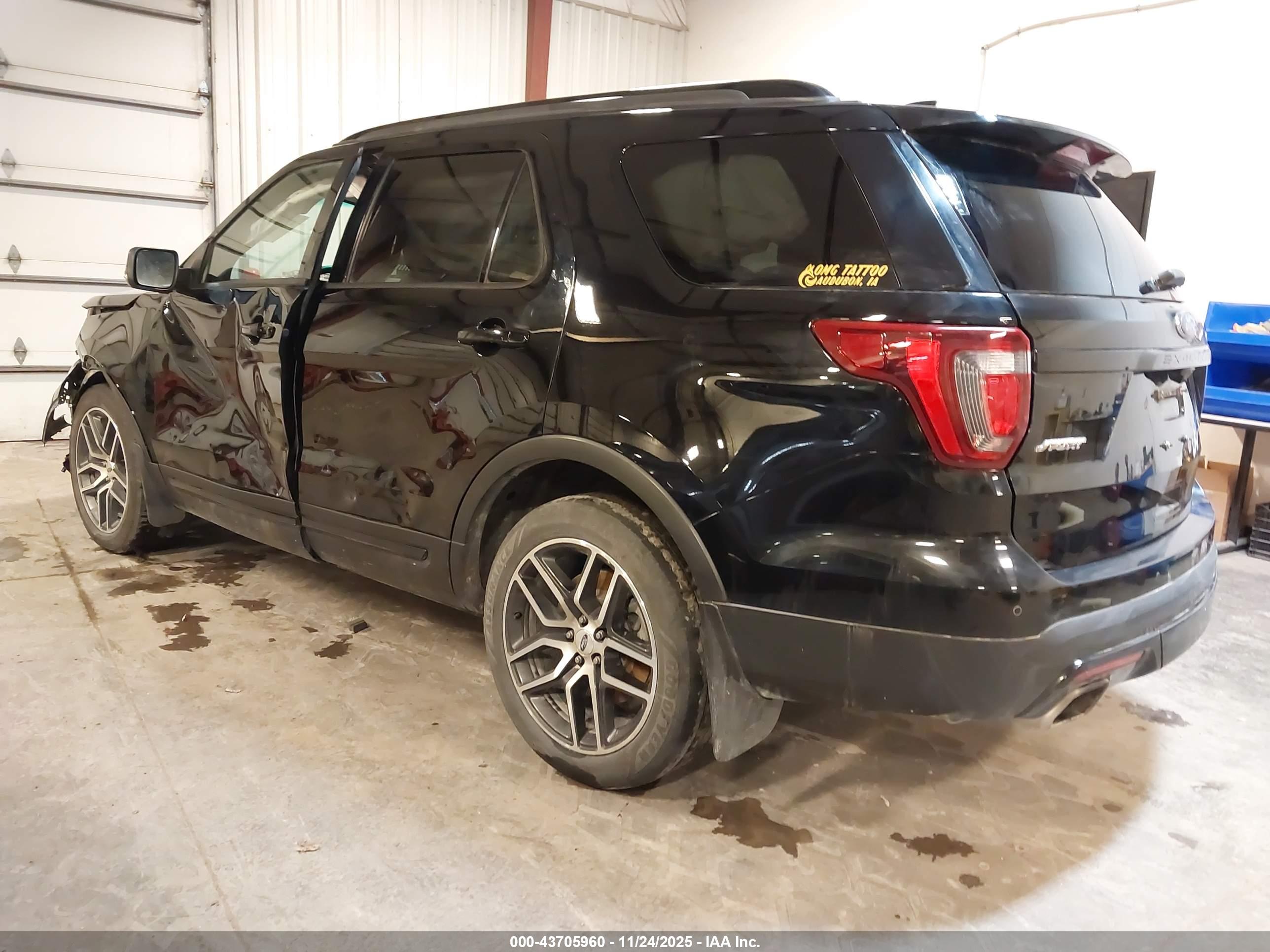 FORD EXPLORER image 3