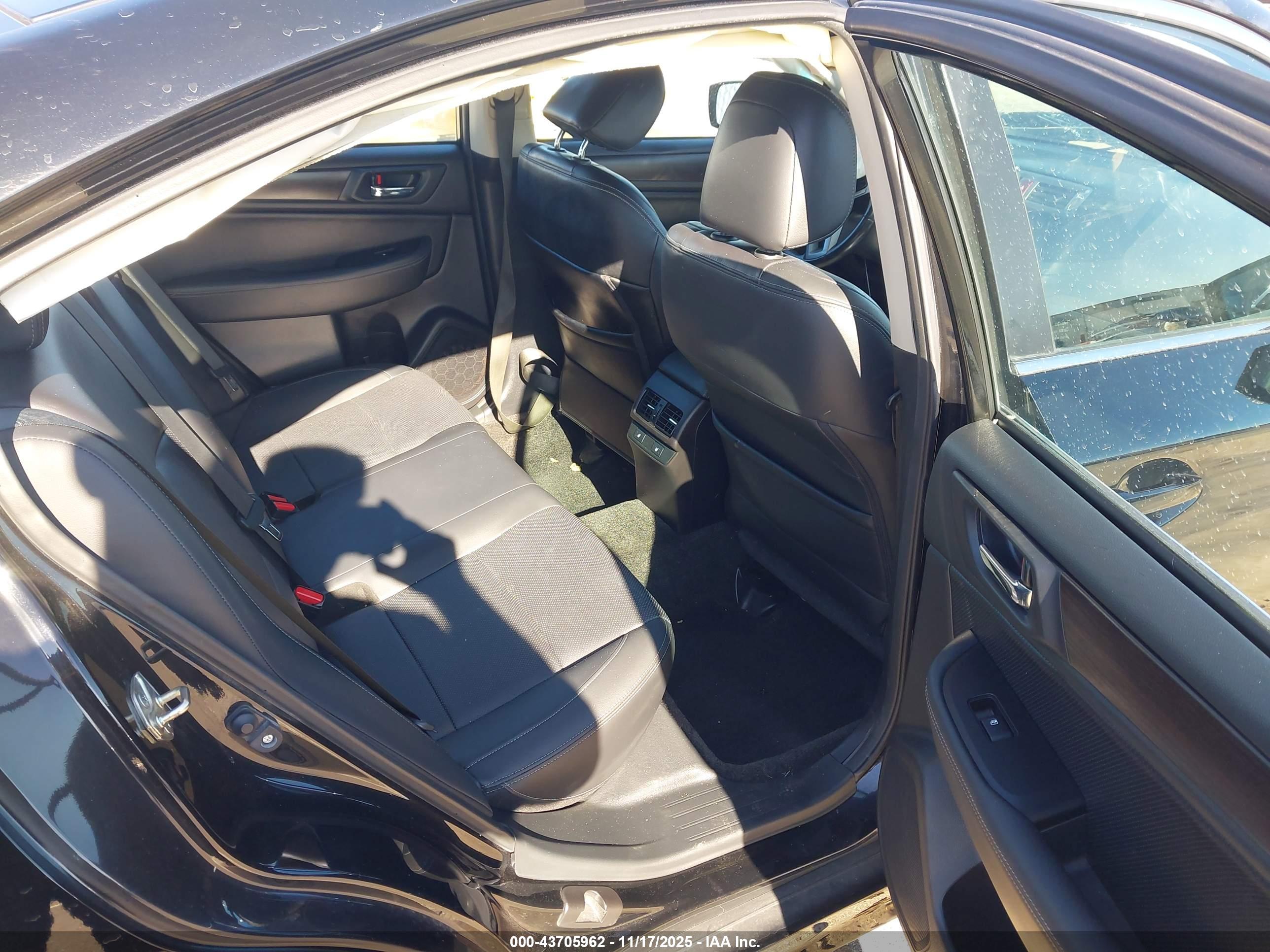 SUBARU LEGACY image 8