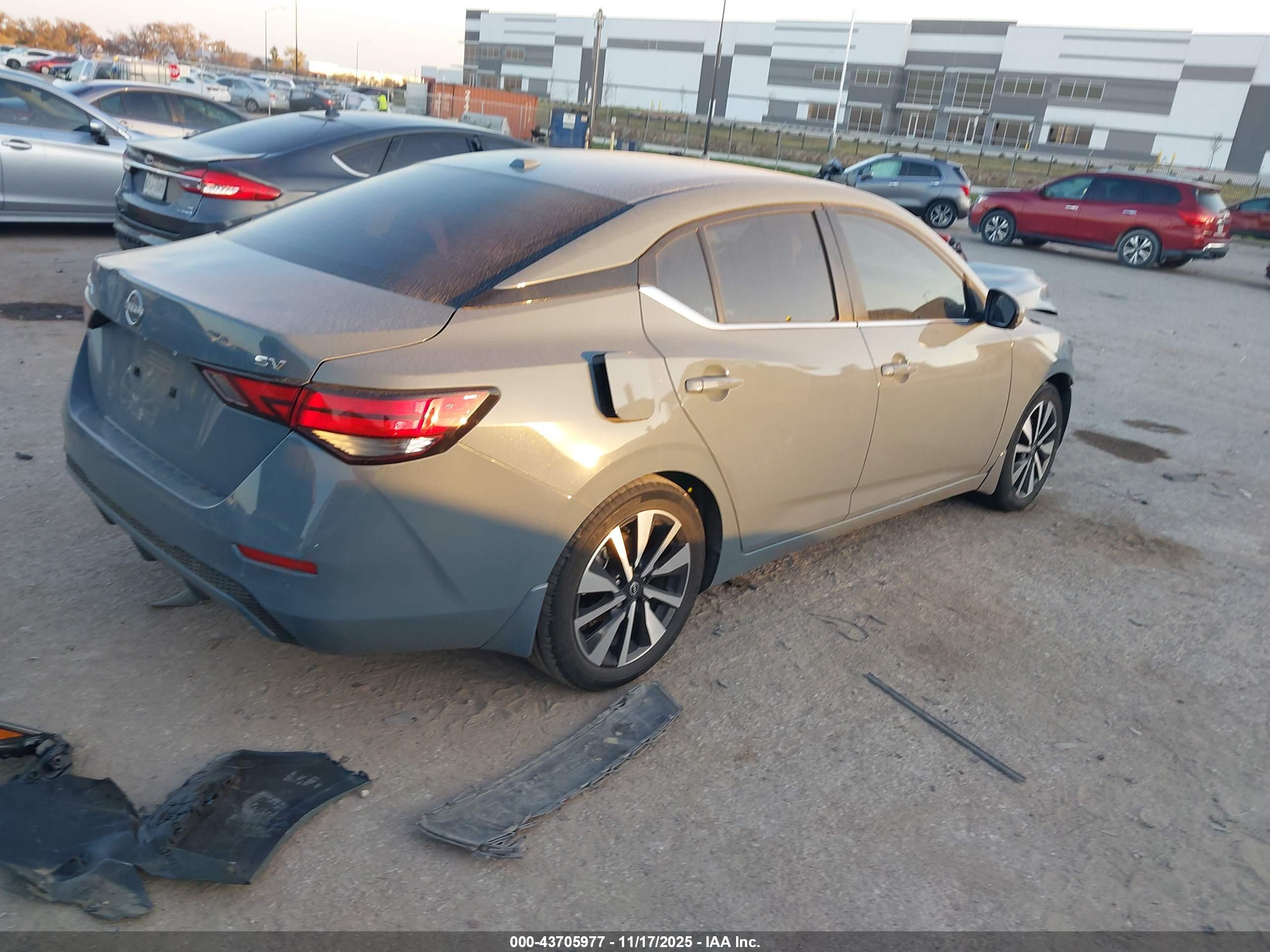 NISSAN SENTRA image 4
