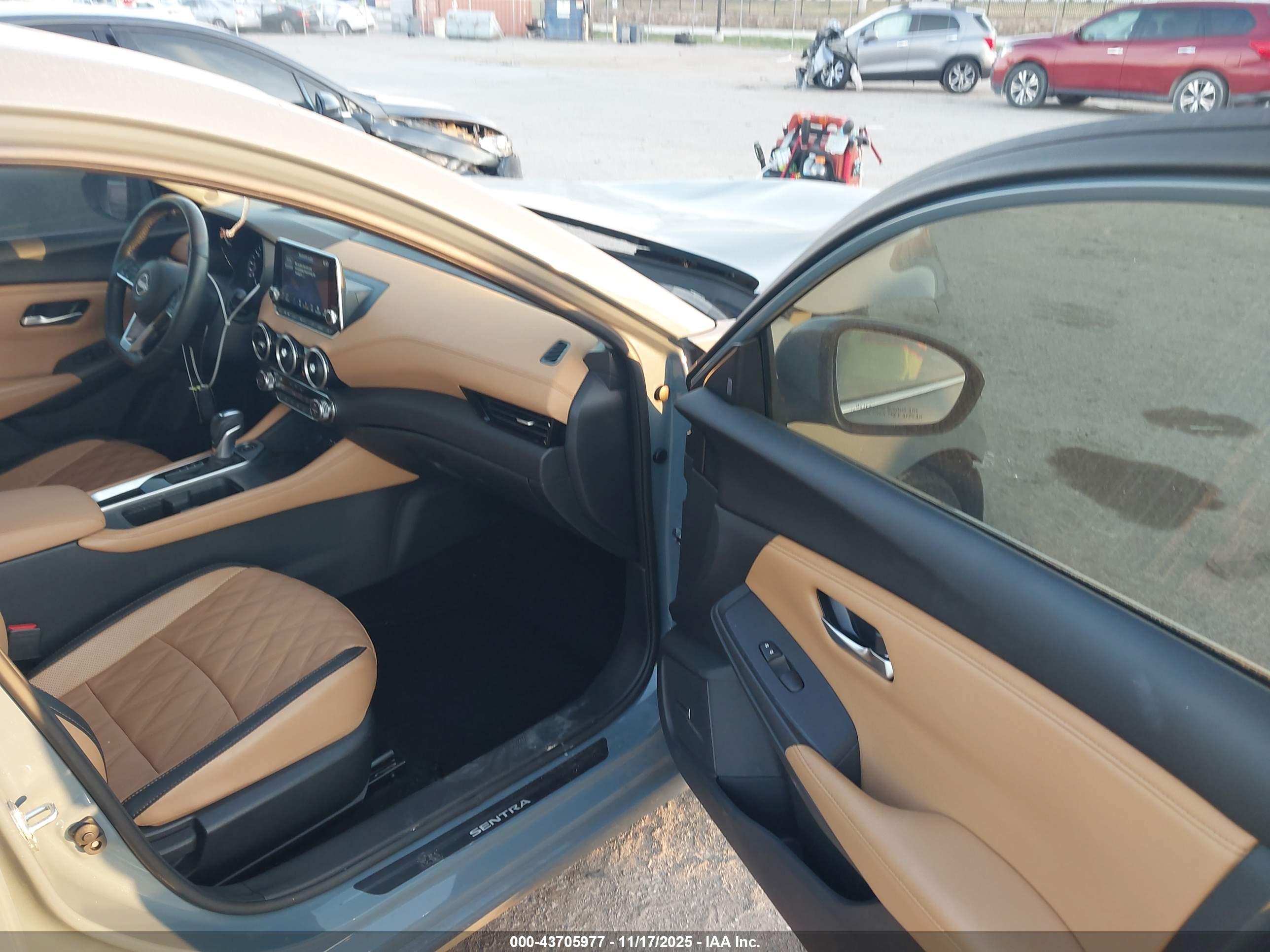 NISSAN SENTRA image 5