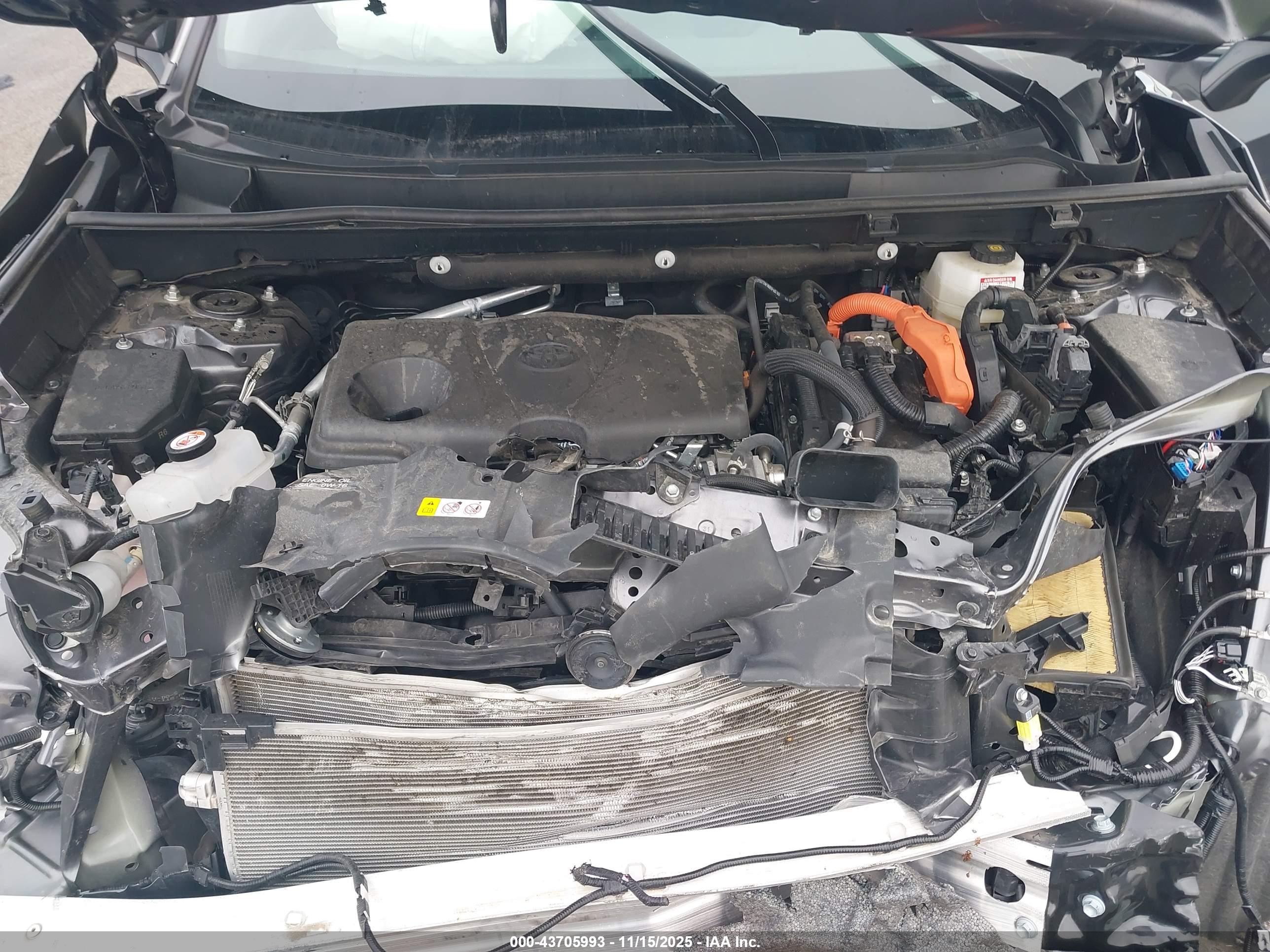 TOYOTA RAV4 image 10