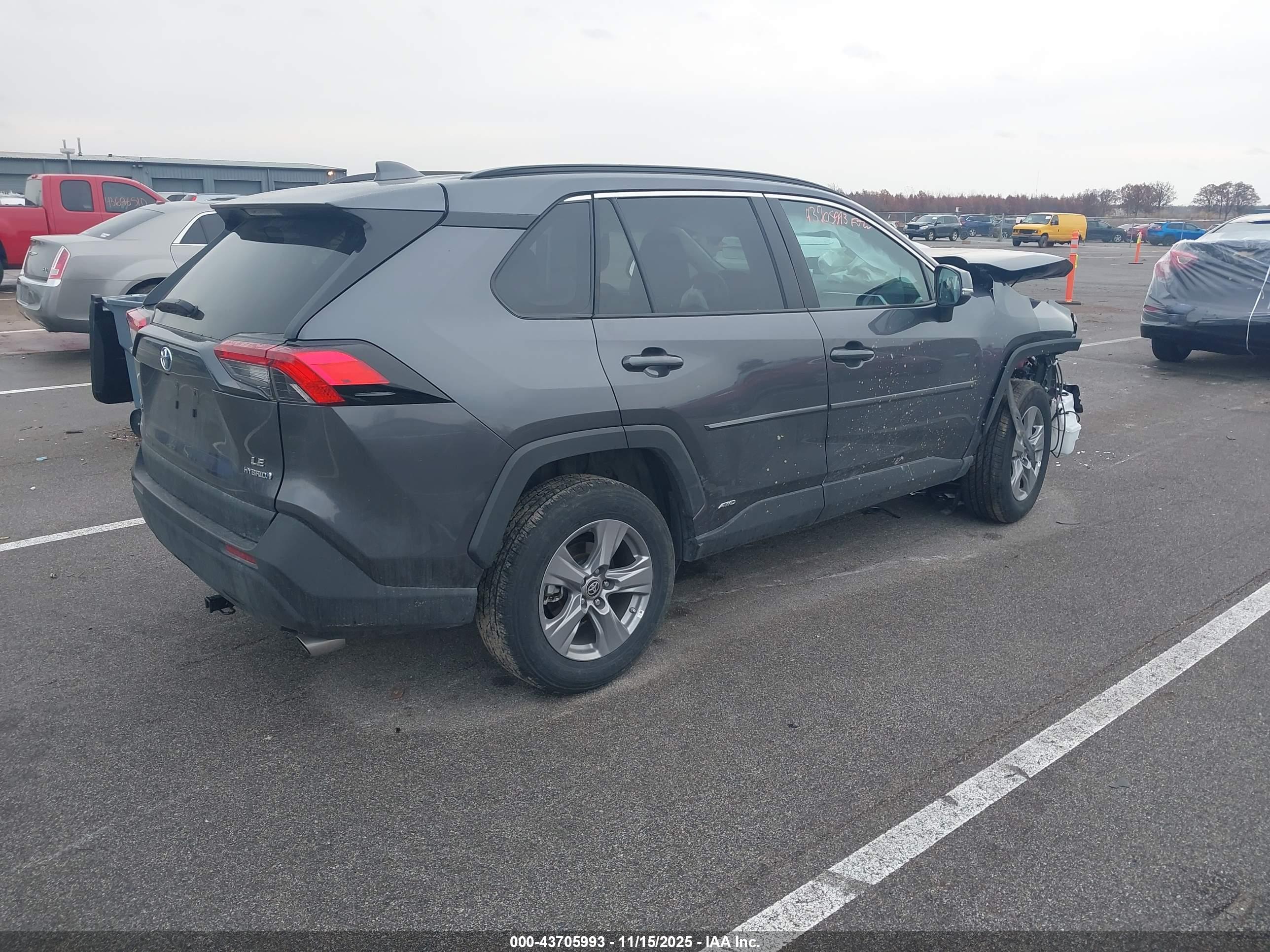 TOYOTA RAV4 image 4