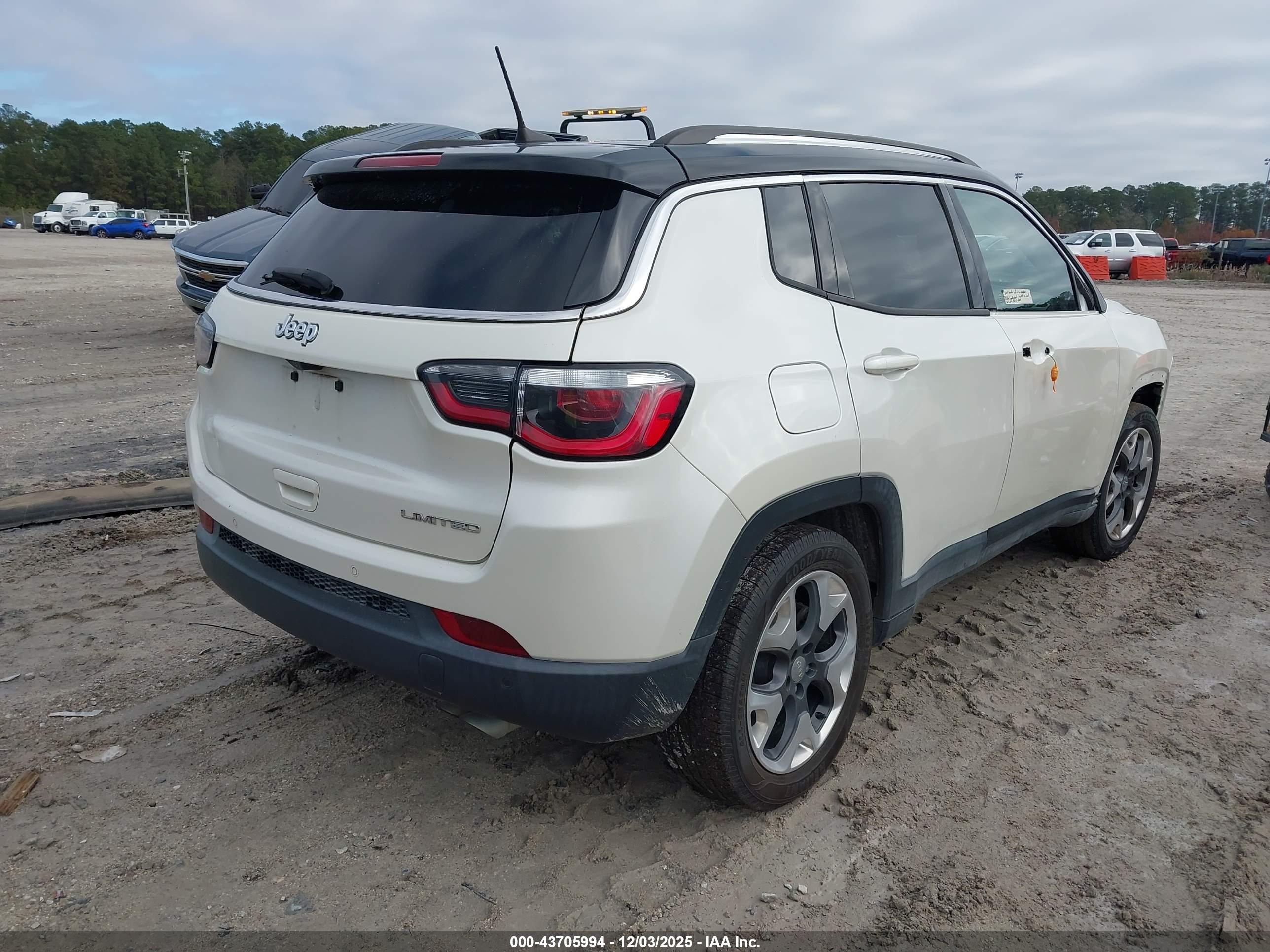 JEEP COMPASS image 4