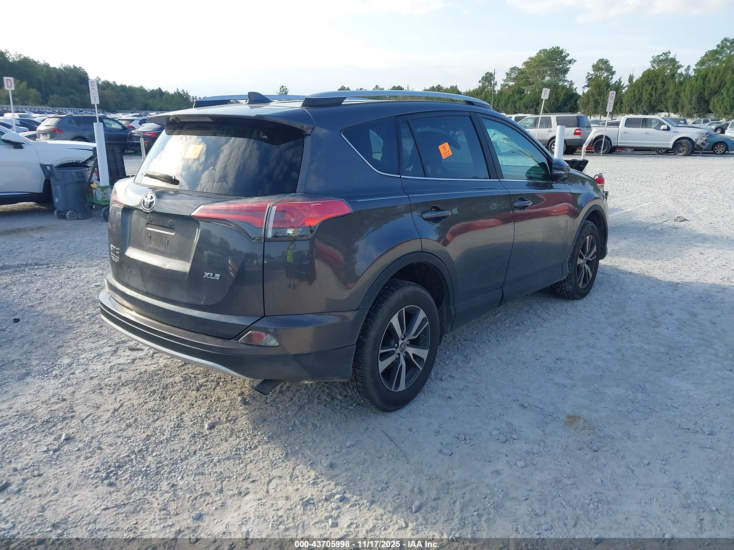 TOYOTA RAV4 image 4