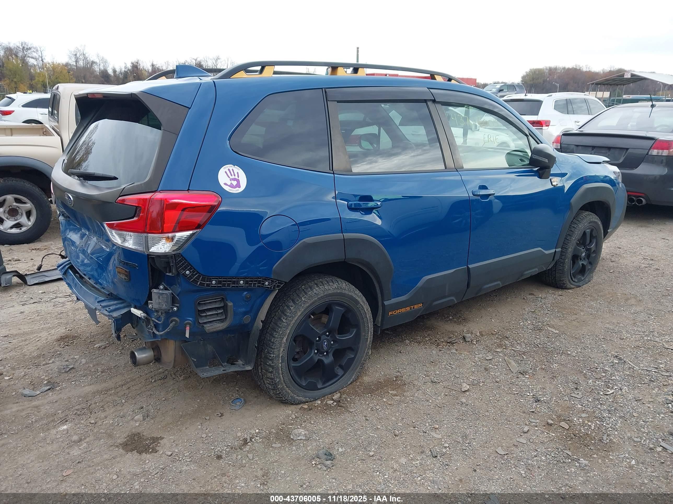 SUBARU FORESTER image 4