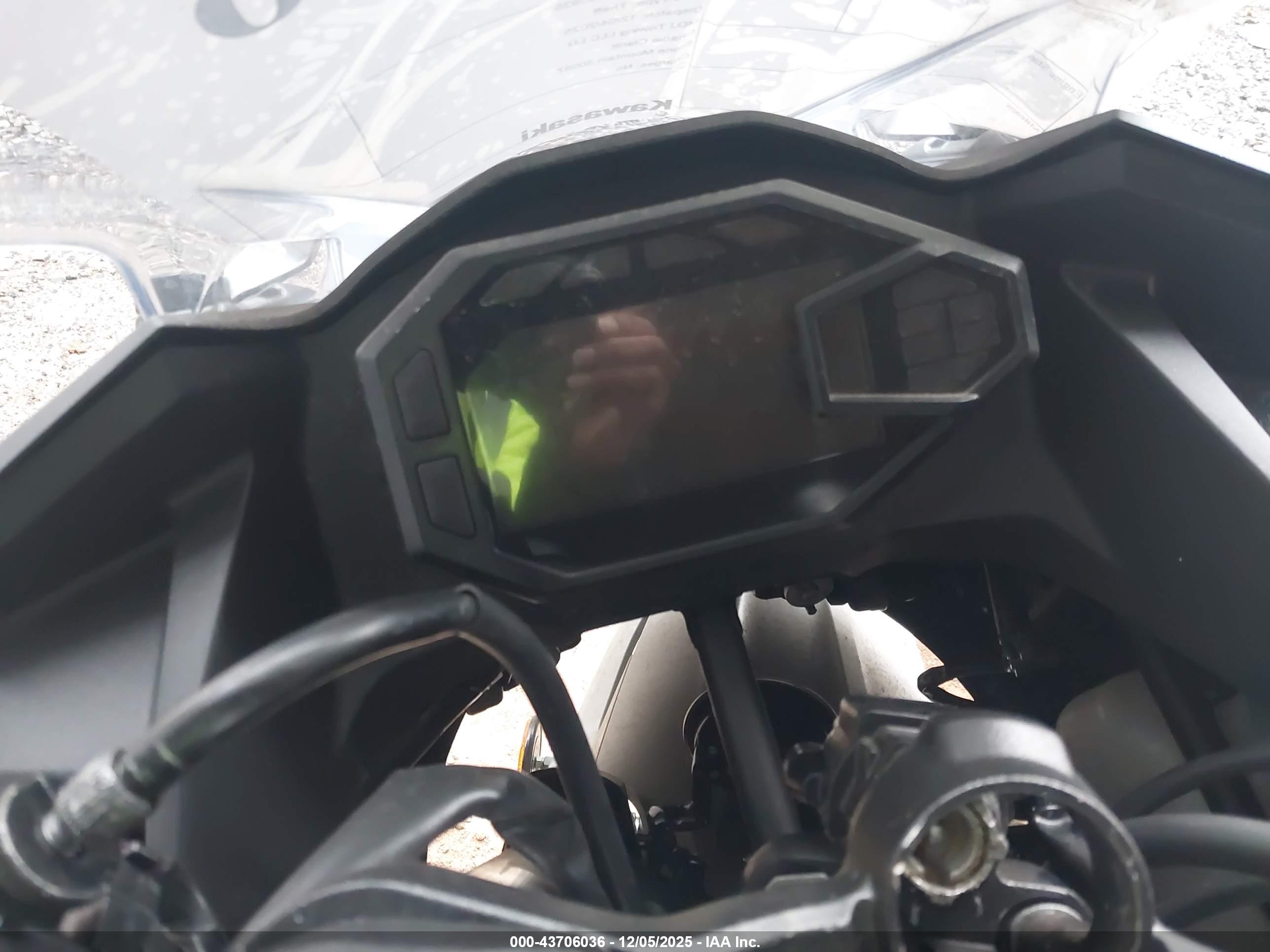 KAWASAKI EX500 image 7