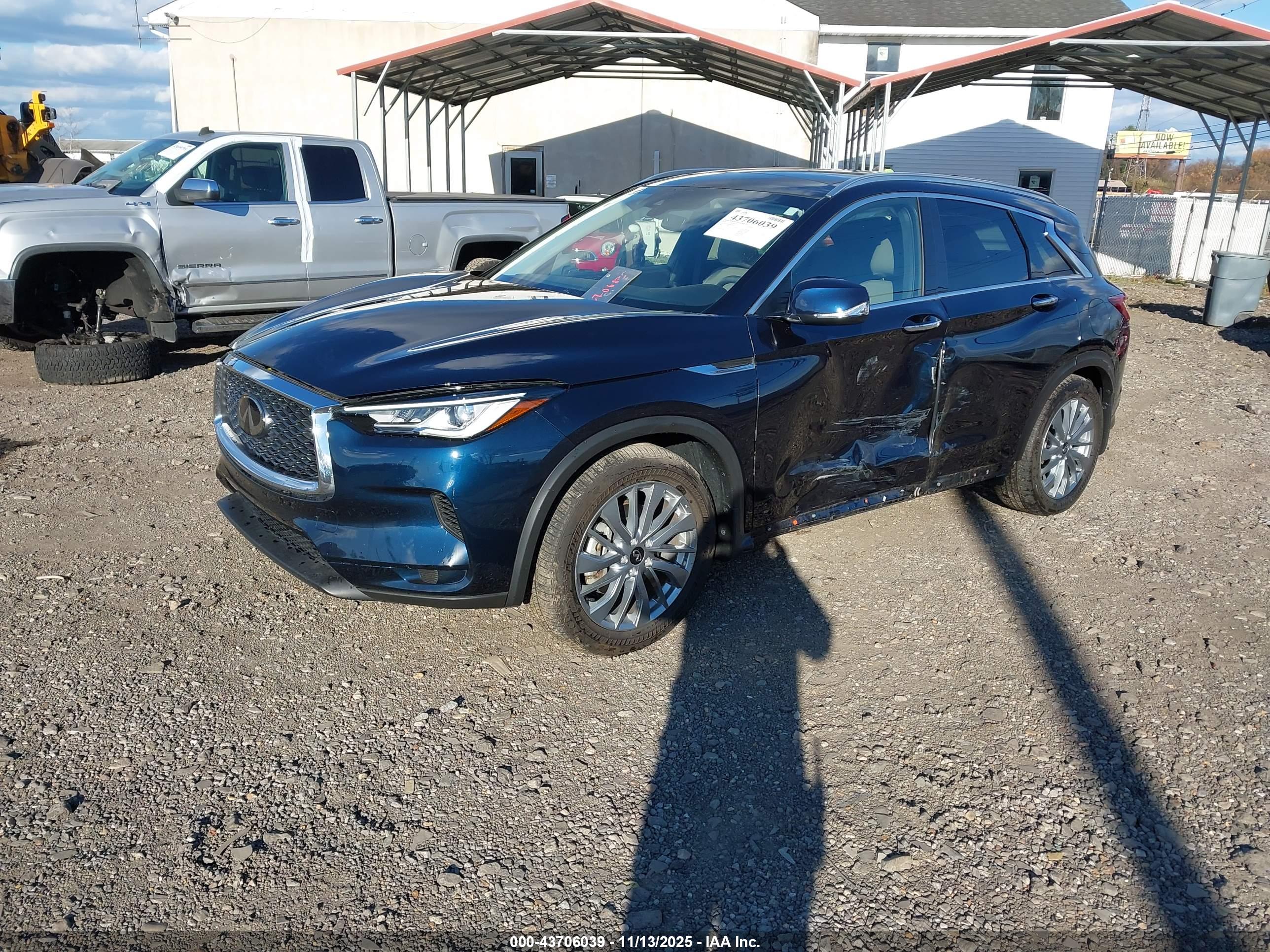 INFINITI QX50 image 2