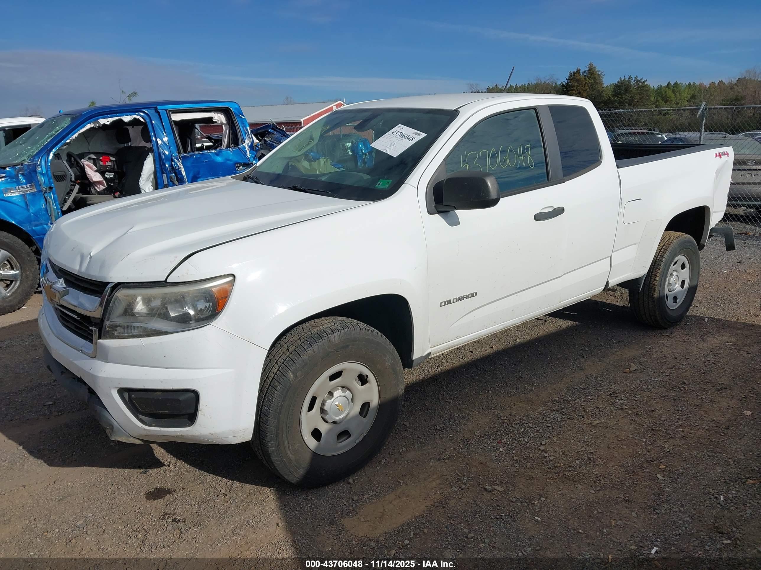 CHEVROLET COLORADO image 2
