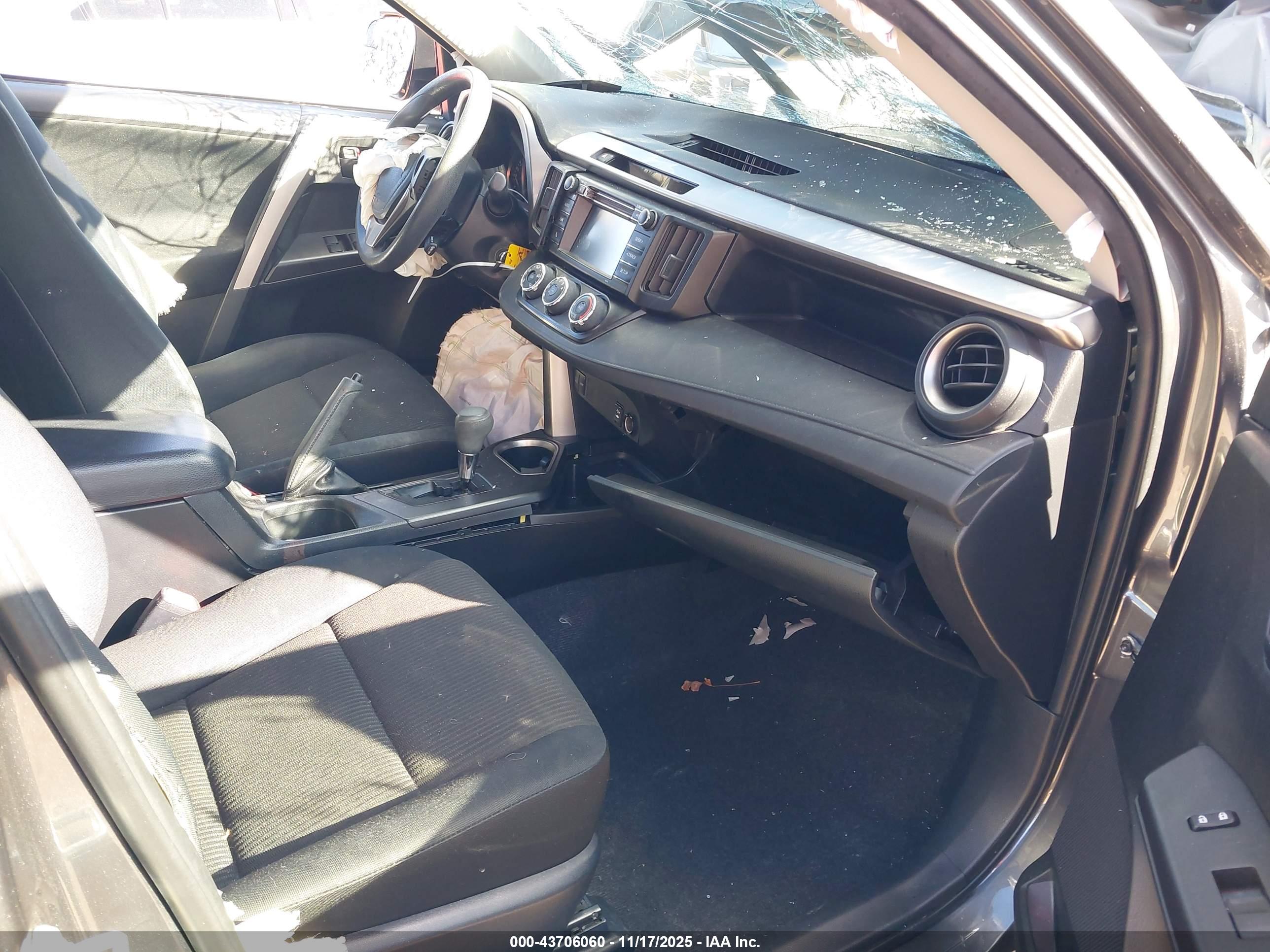 TOYOTA RAV4 image 5