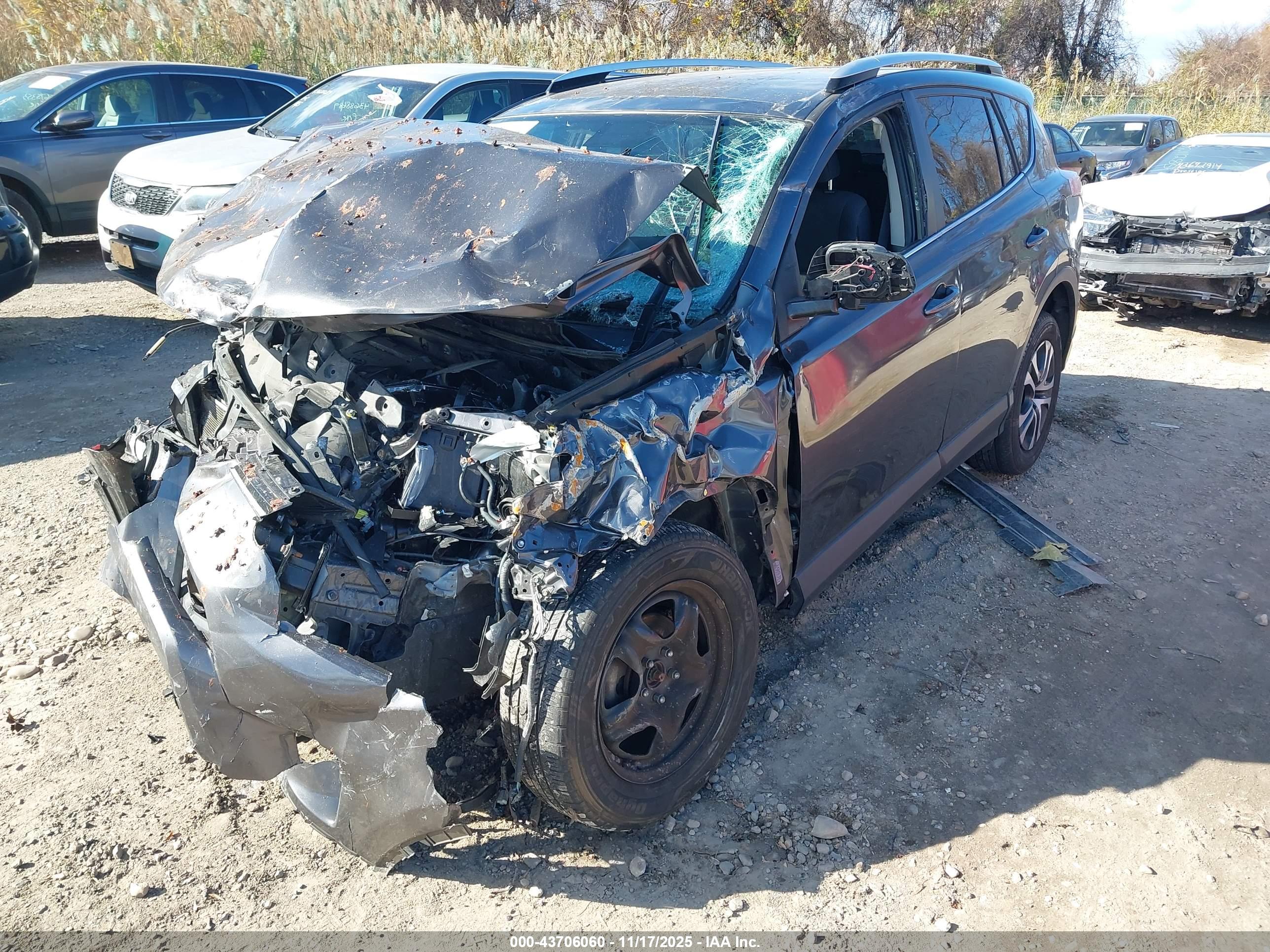 TOYOTA RAV4 image 6