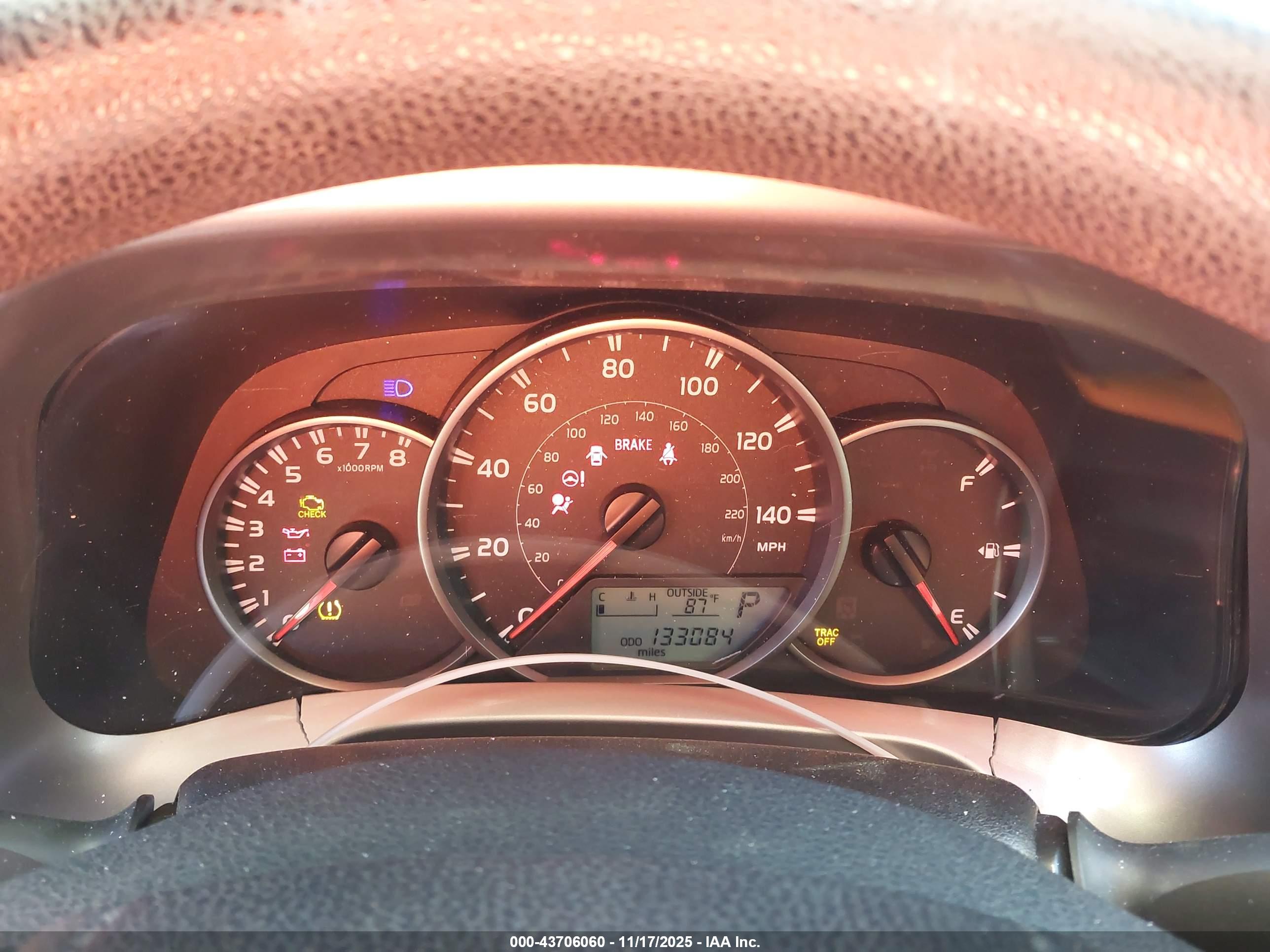 TOYOTA RAV4 image 7
