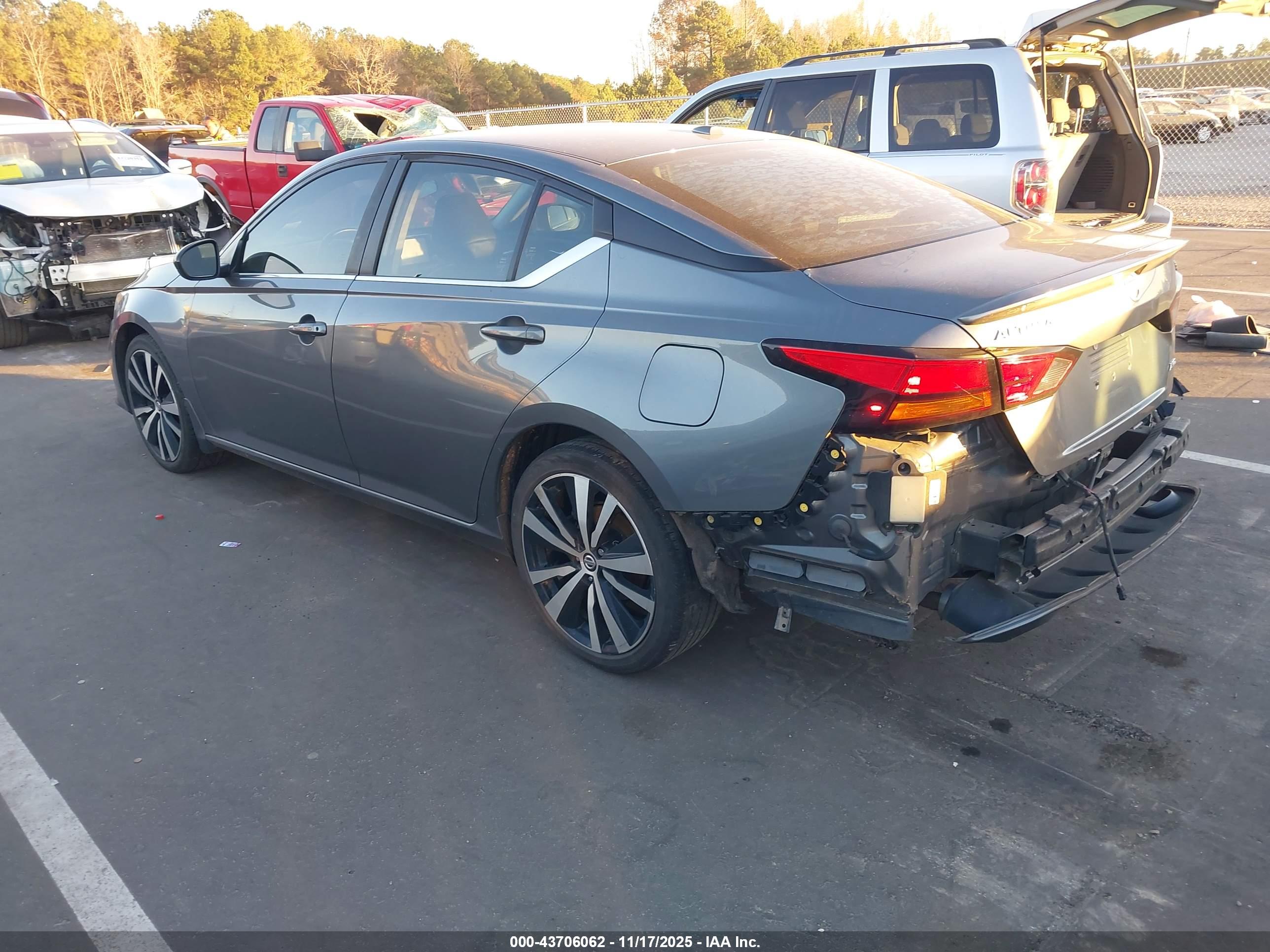 NISSAN ALTIMA image 3