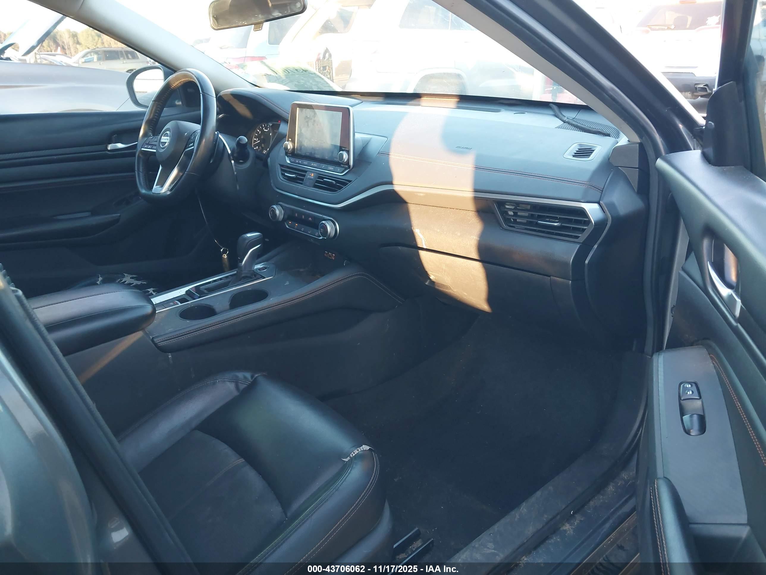 NISSAN ALTIMA image 5