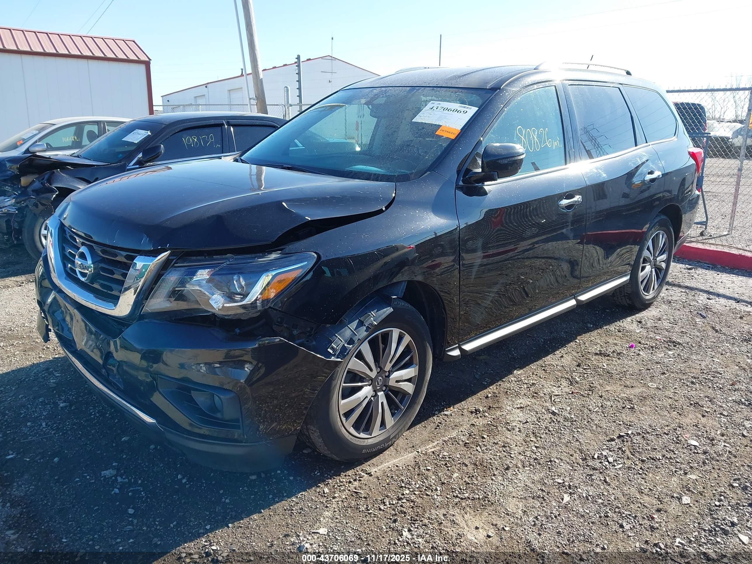 NISSAN PATHFINDER image 2