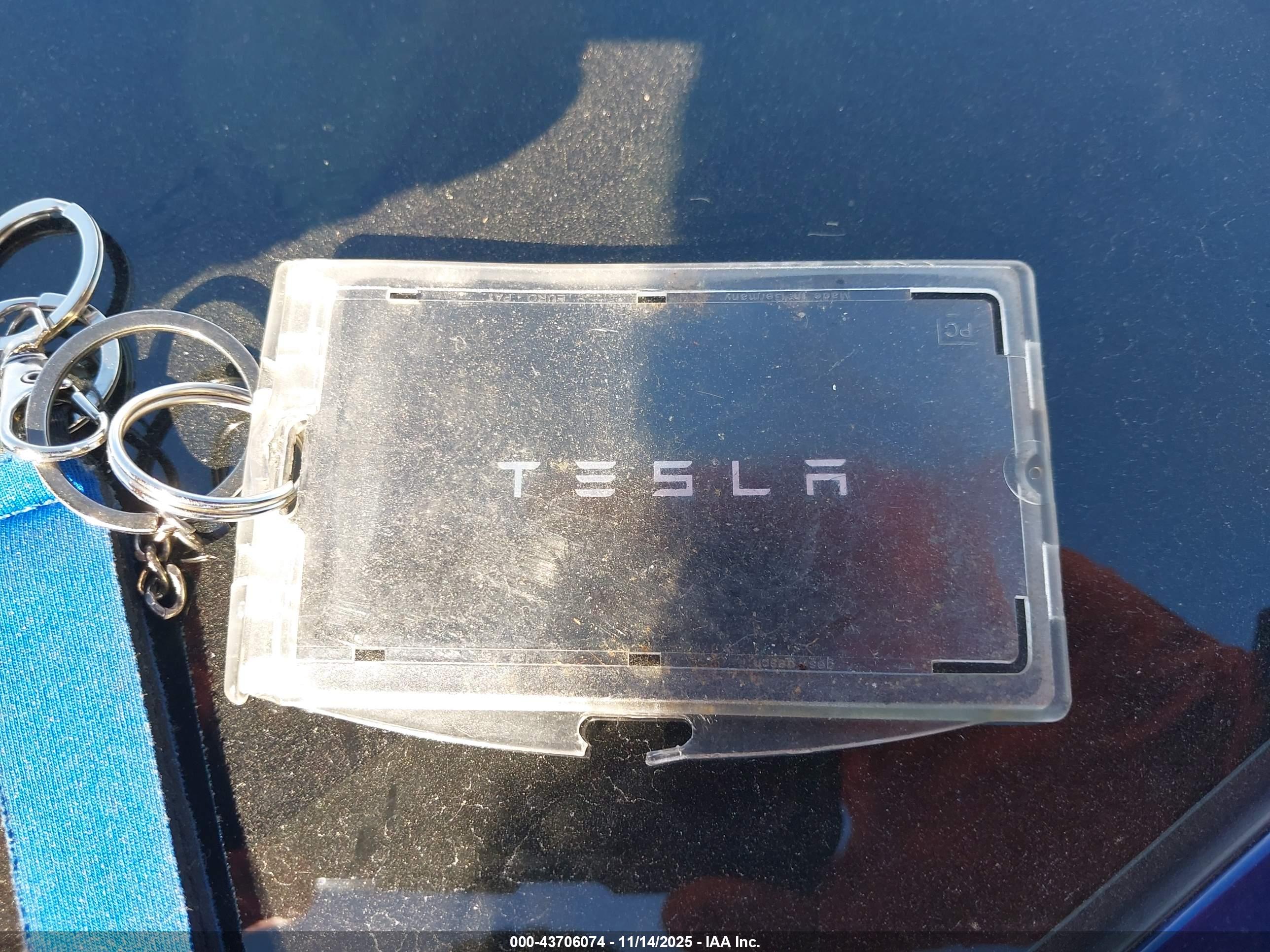 TESLA MODEL image 11