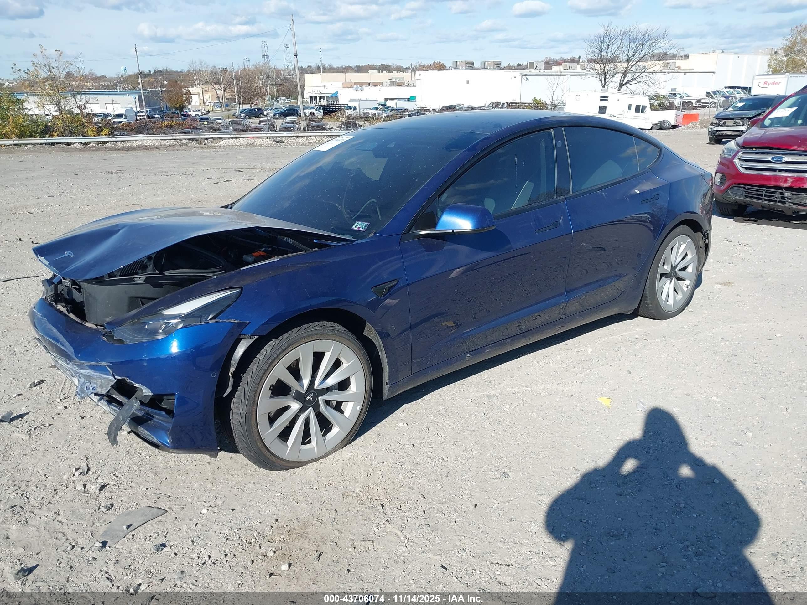 TESLA MODEL image 2