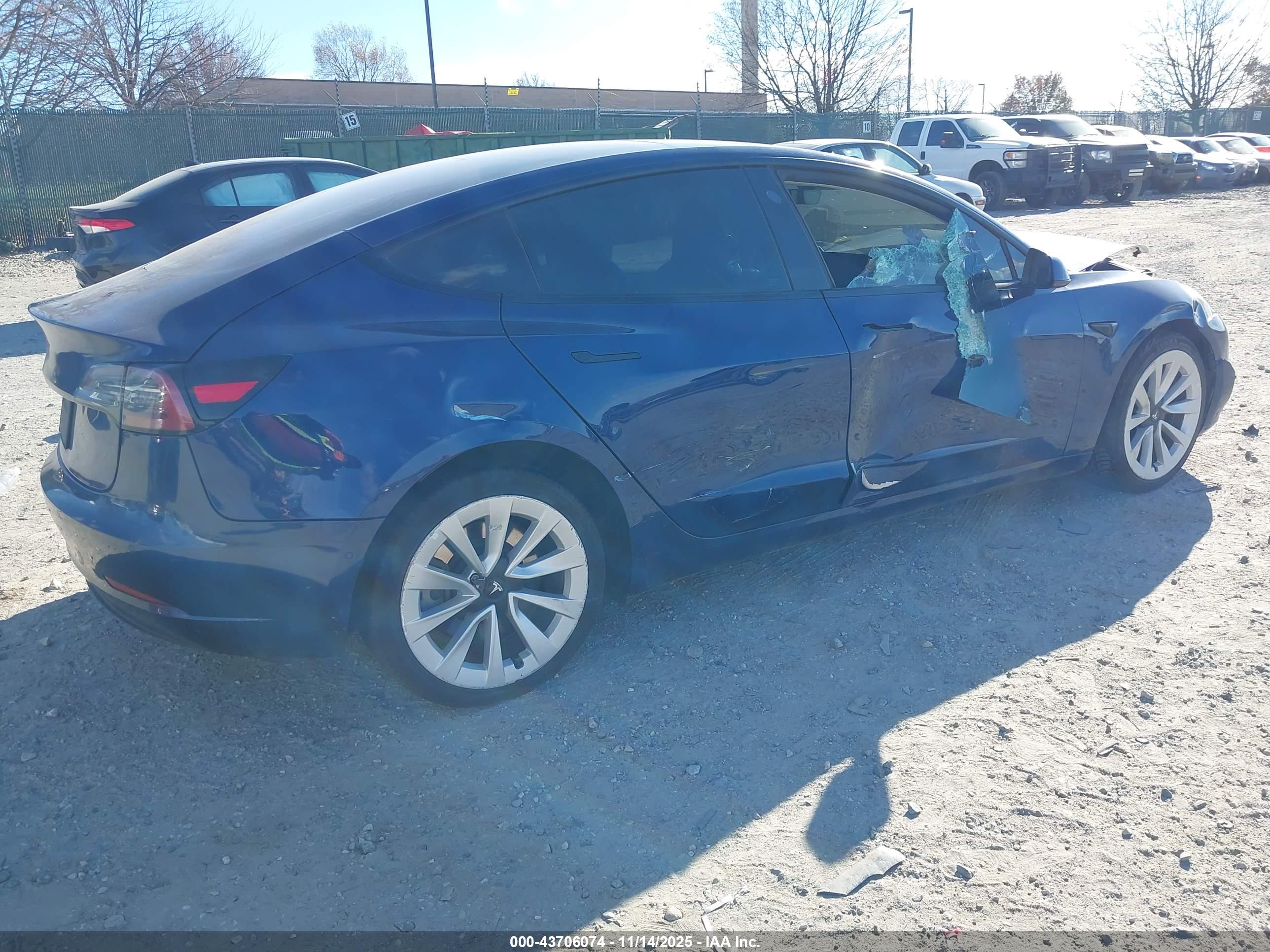 TESLA MODEL image 4