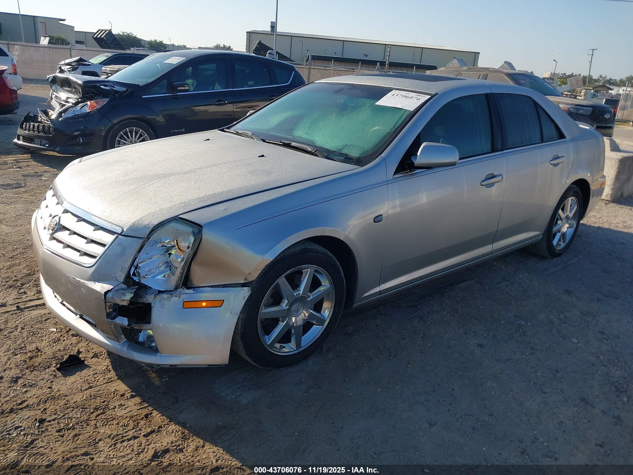 CADILLAC STS image 2