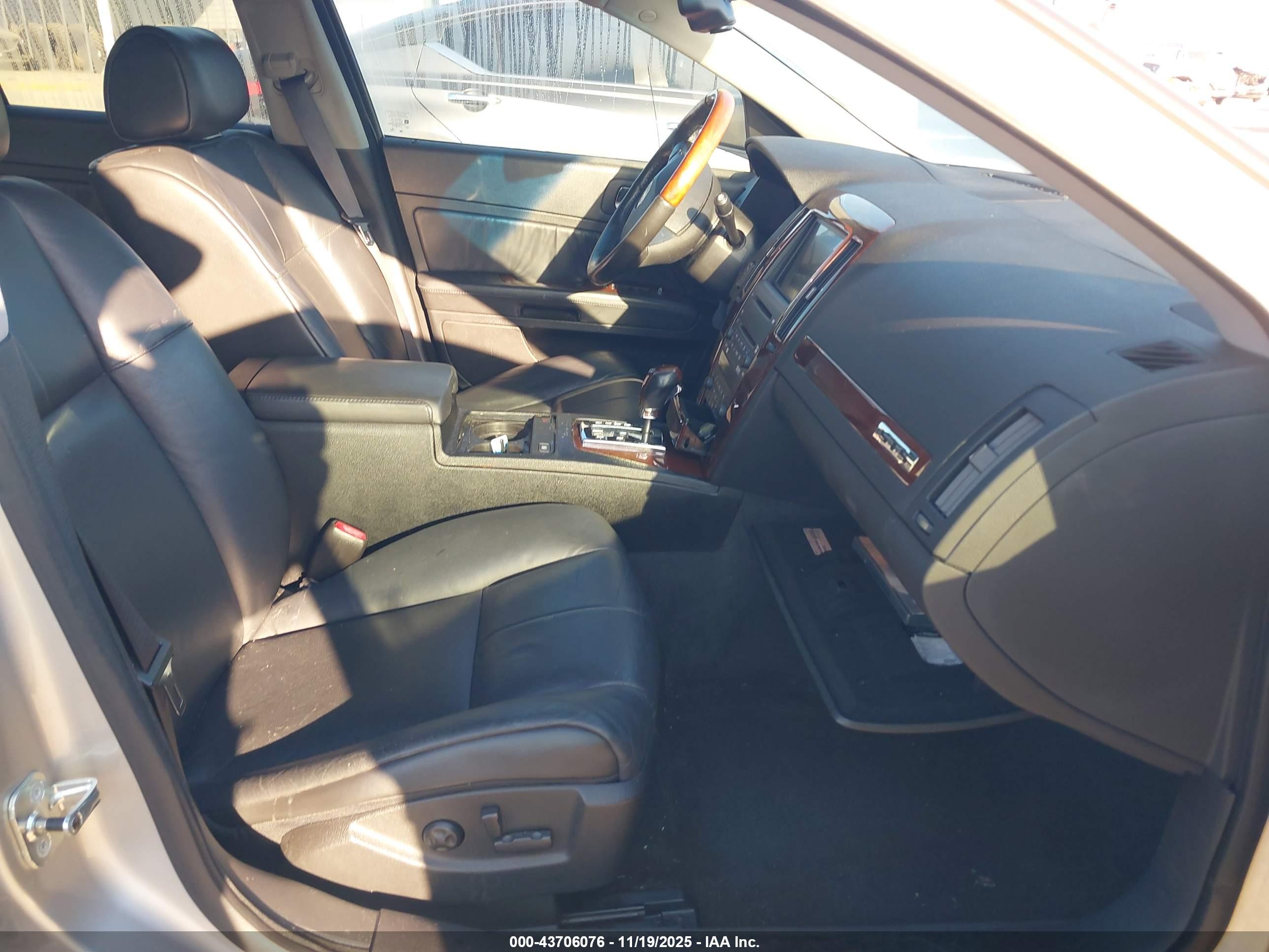 CADILLAC STS image 5