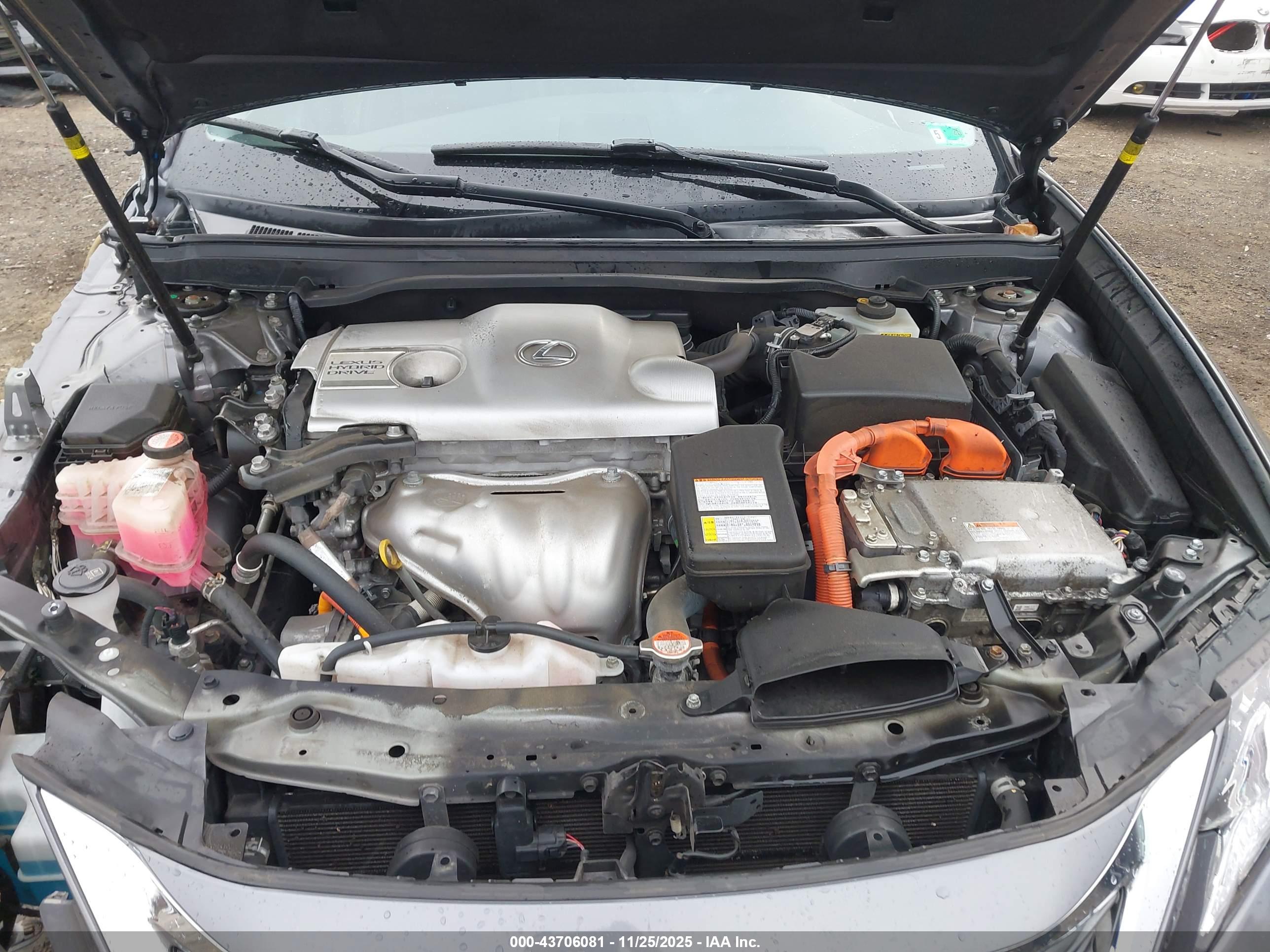 LEXUS ES image 10