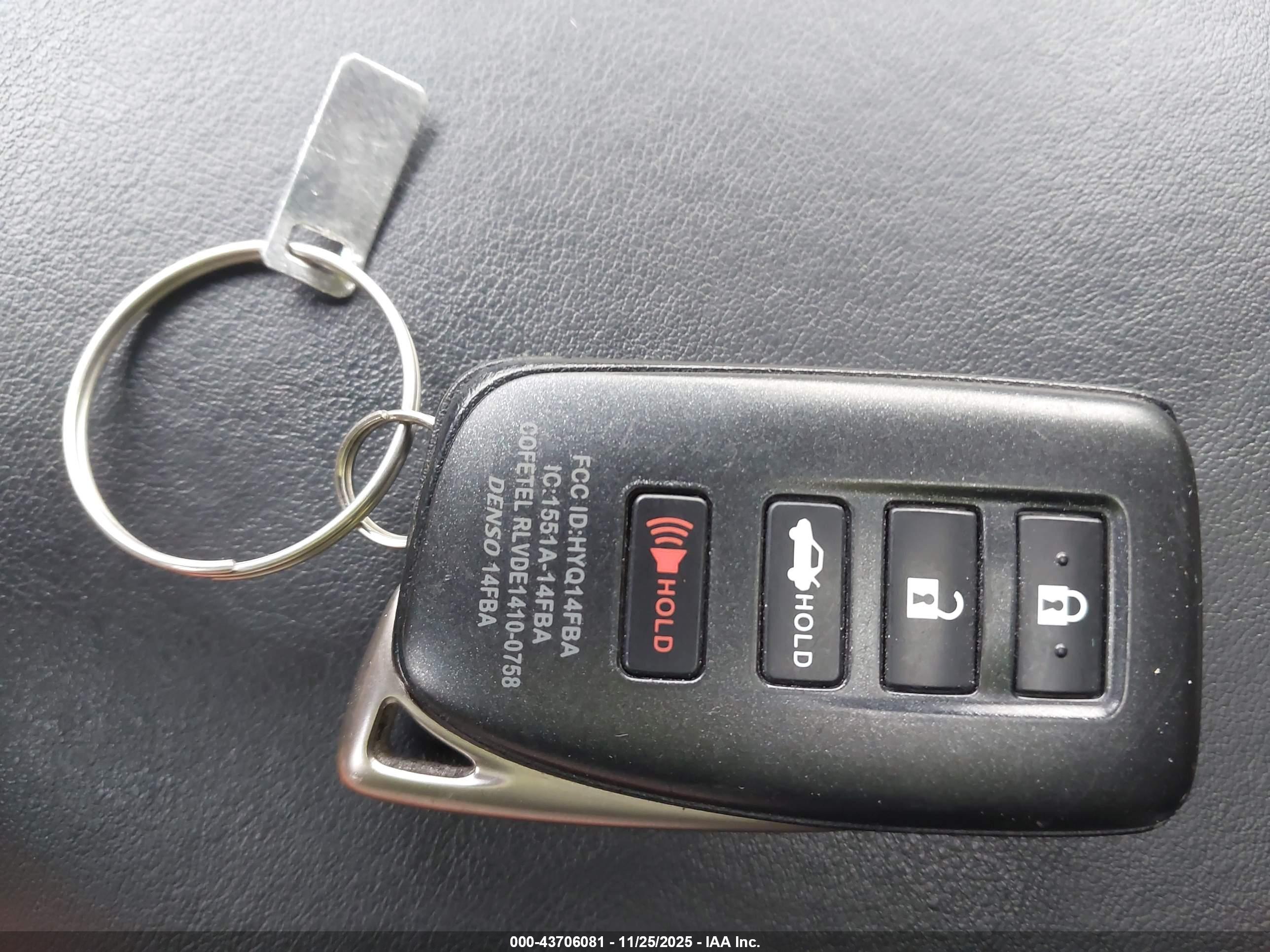 LEXUS ES image 11