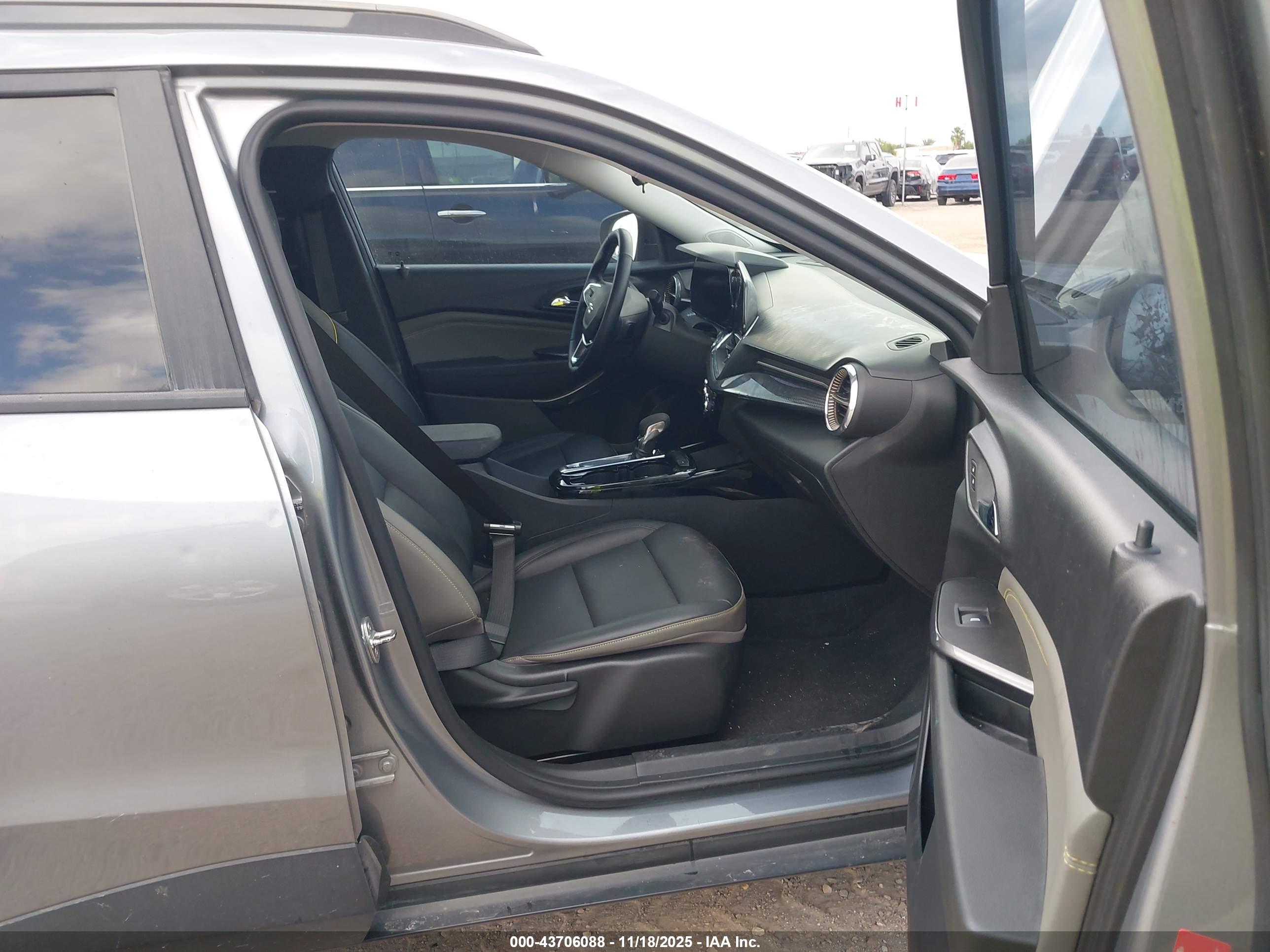 CHEVROLET TRAX image 5