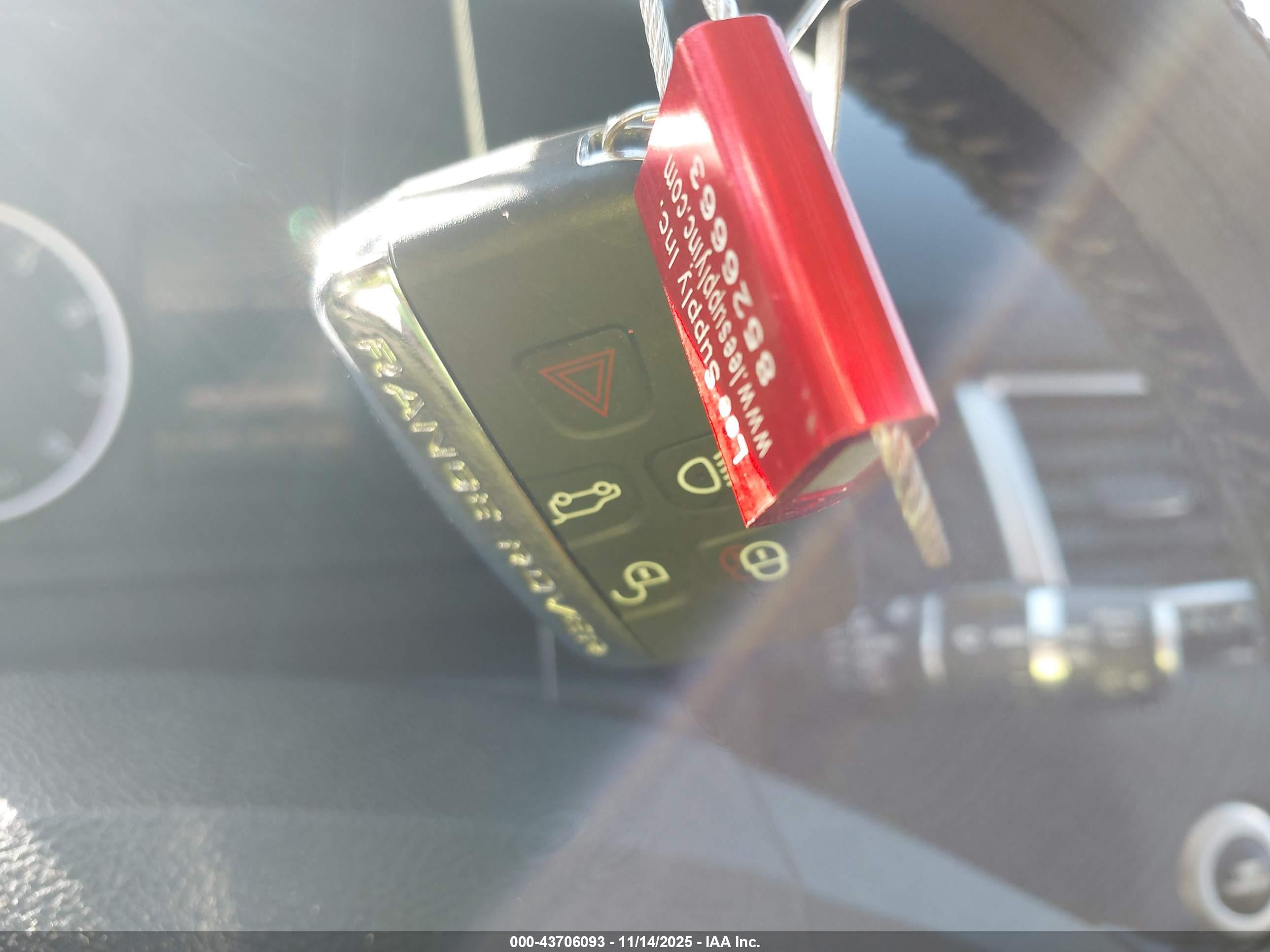 LAND ROVER image 11