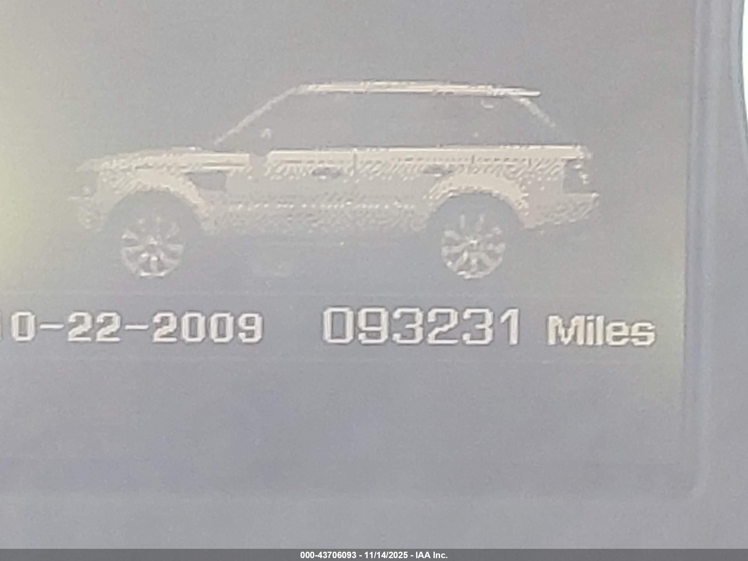 LAND ROVER image 7