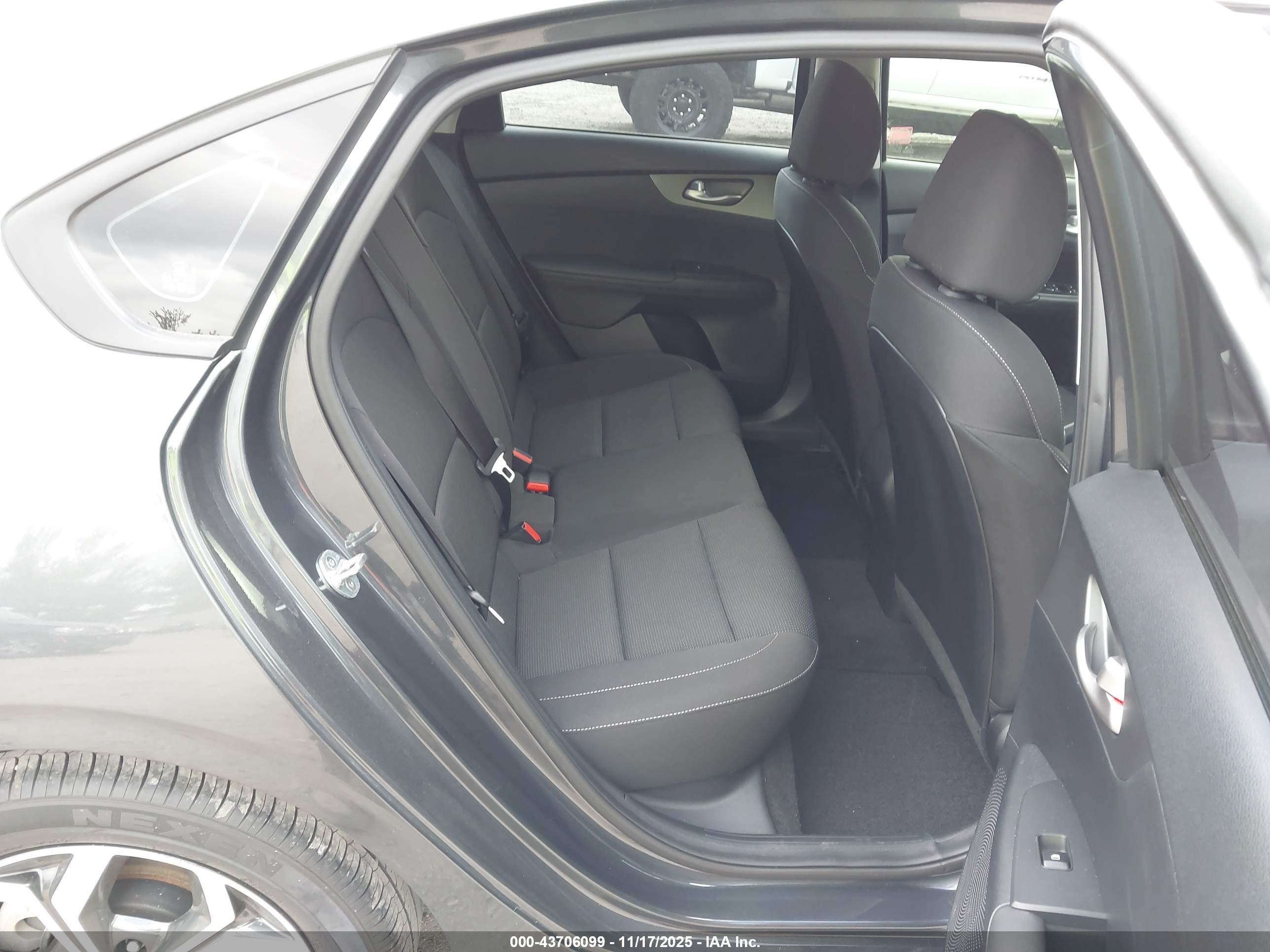 KIA FORTE image 8