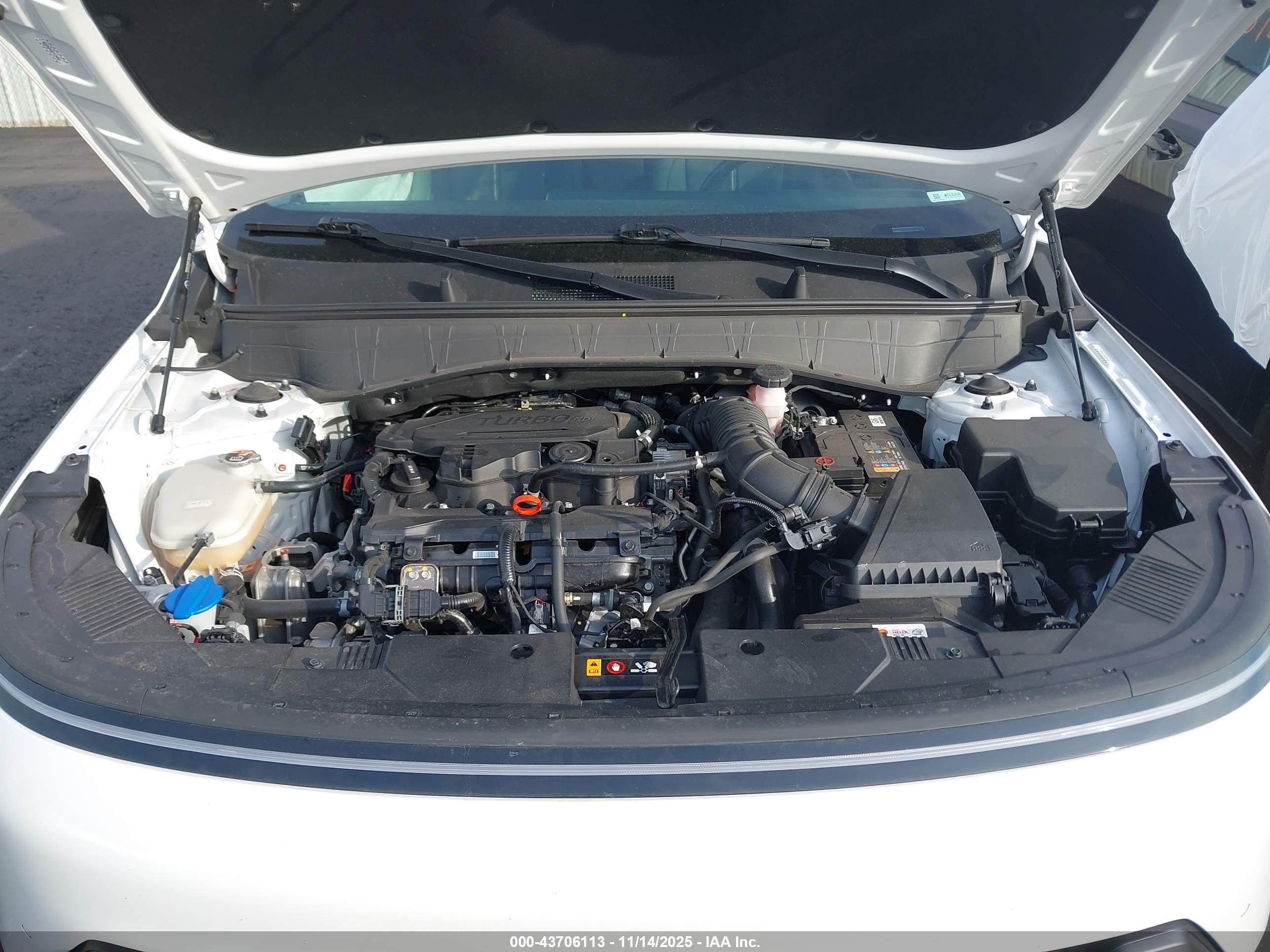 HYUNDAI KONA image 10
