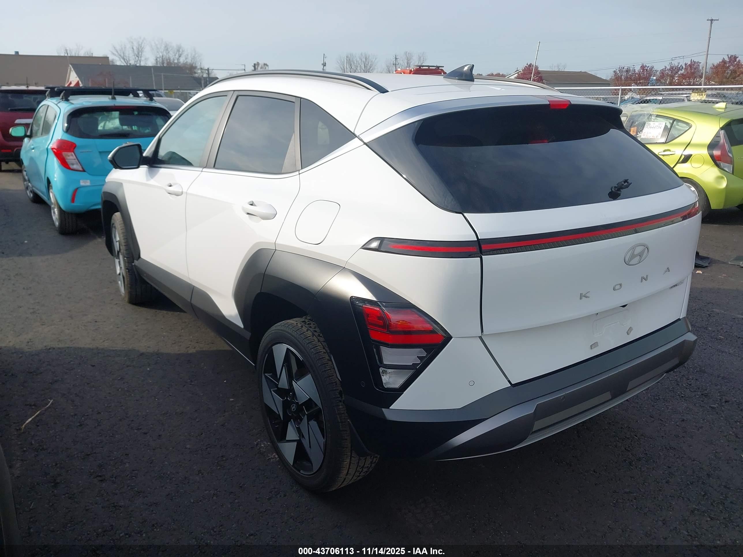 HYUNDAI KONA image 3