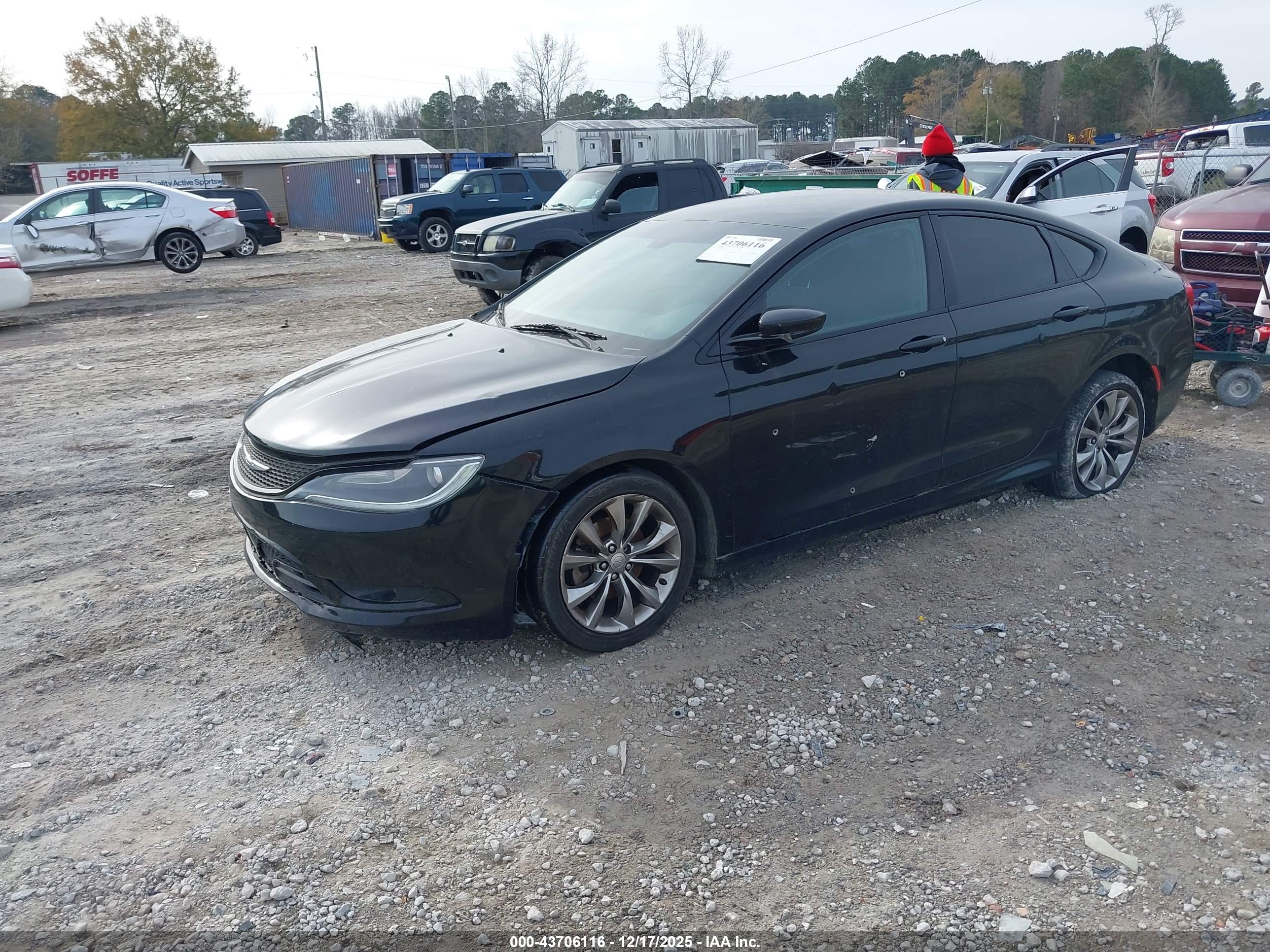CHRYSLER 200 image 2