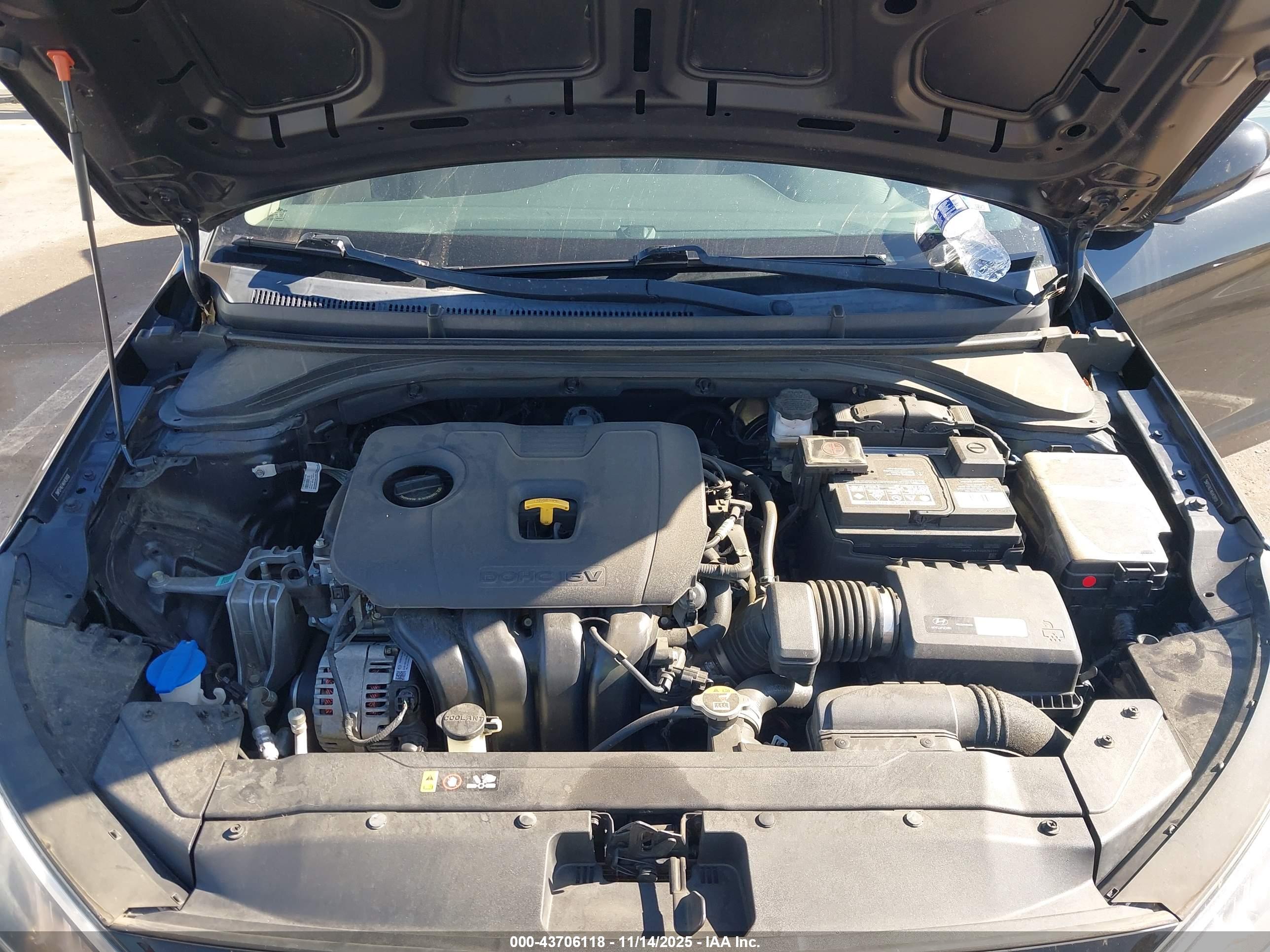 HYUNDAI ELANTRA image 10