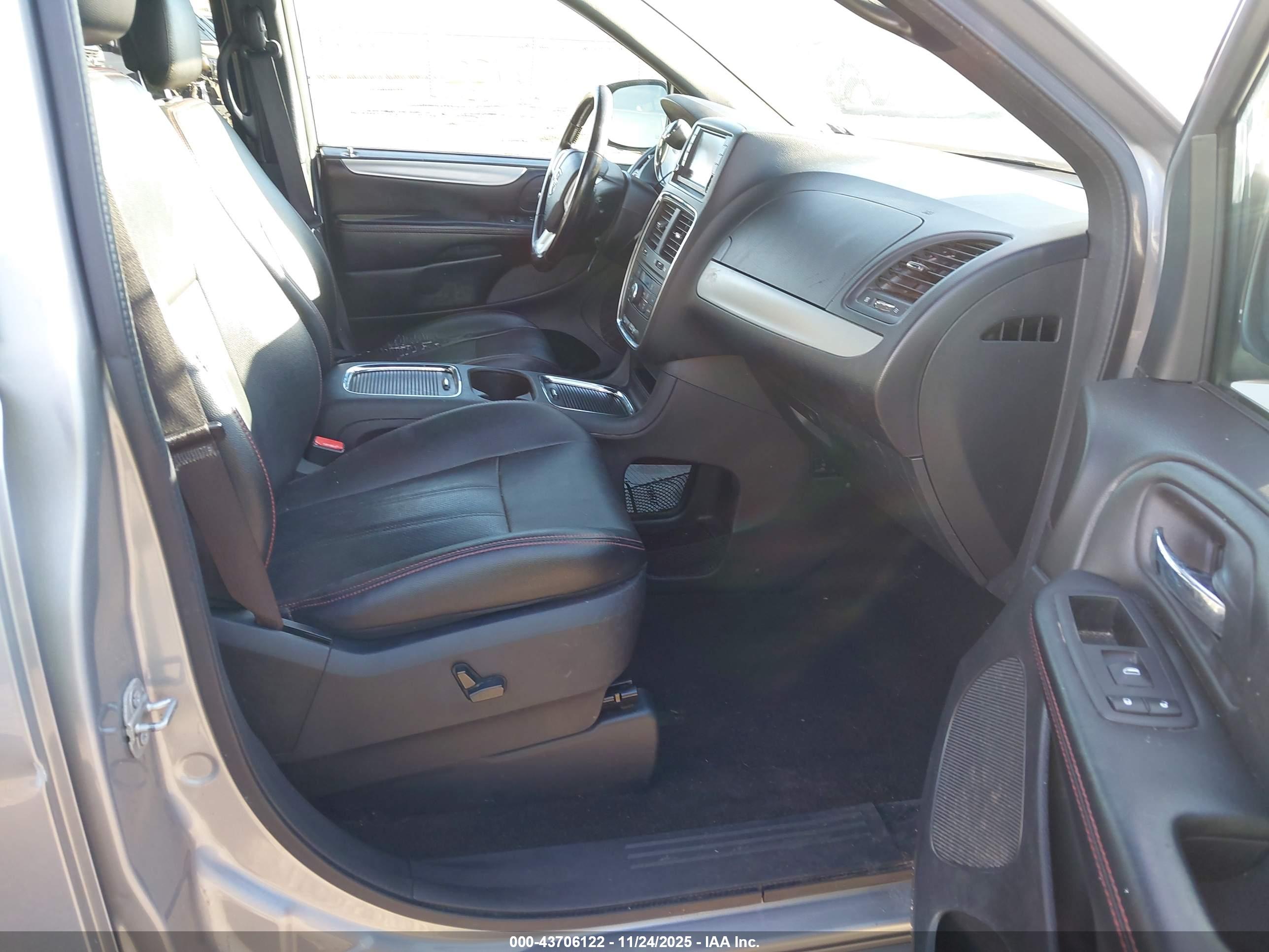 DODGE GRAND image 5