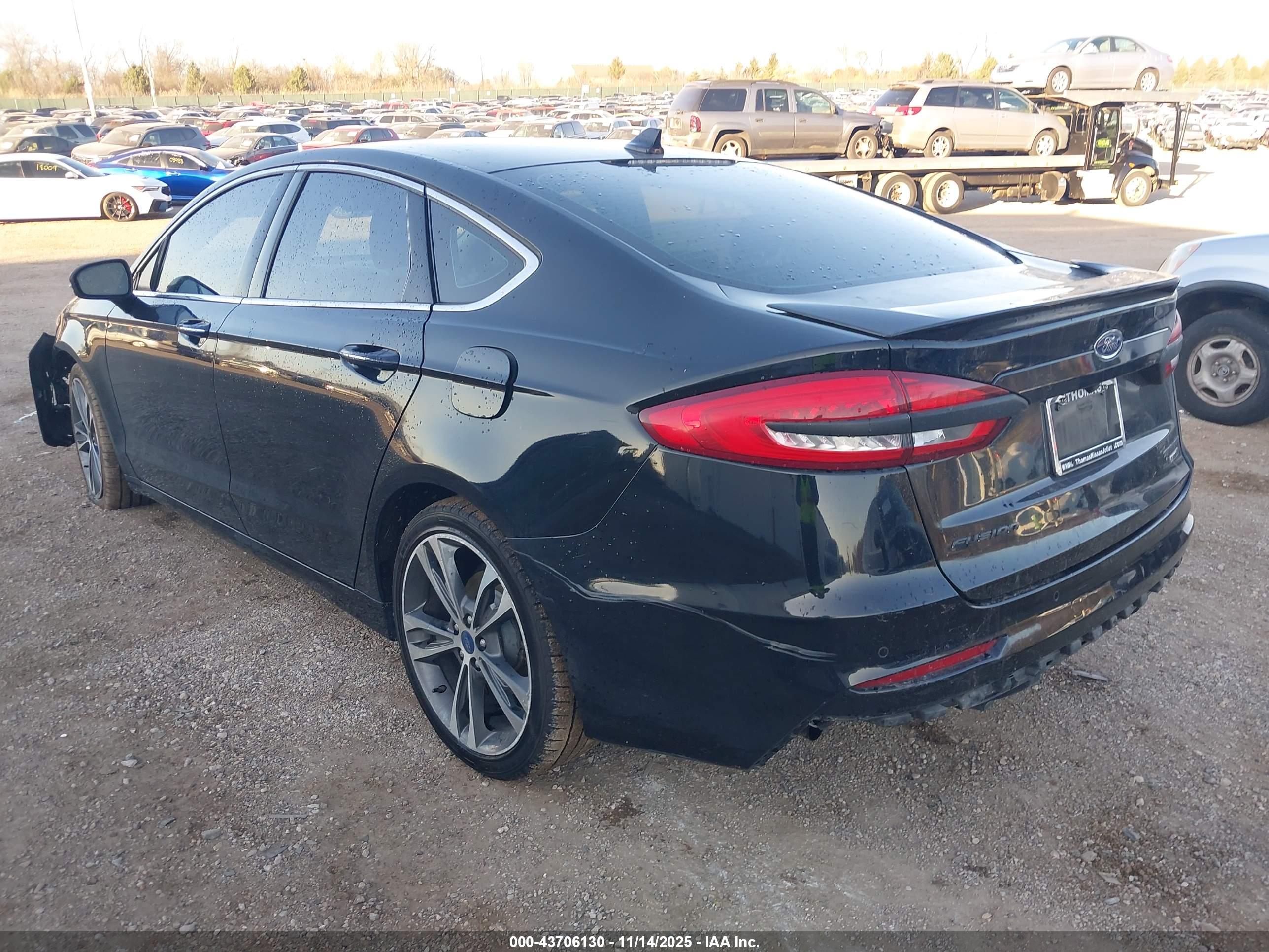 FORD FUSION image 3