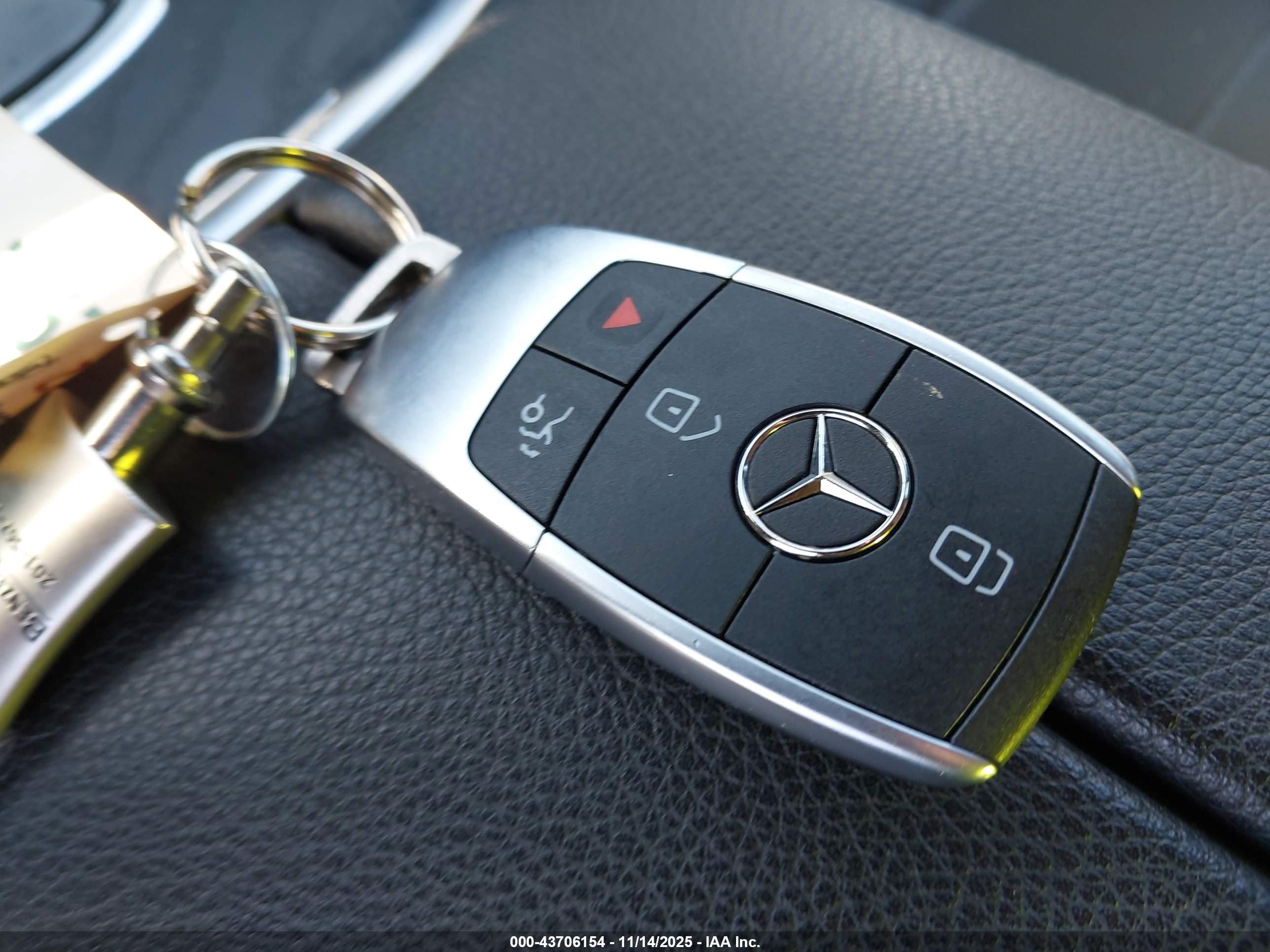 MERCEDES-BENZ C image 11