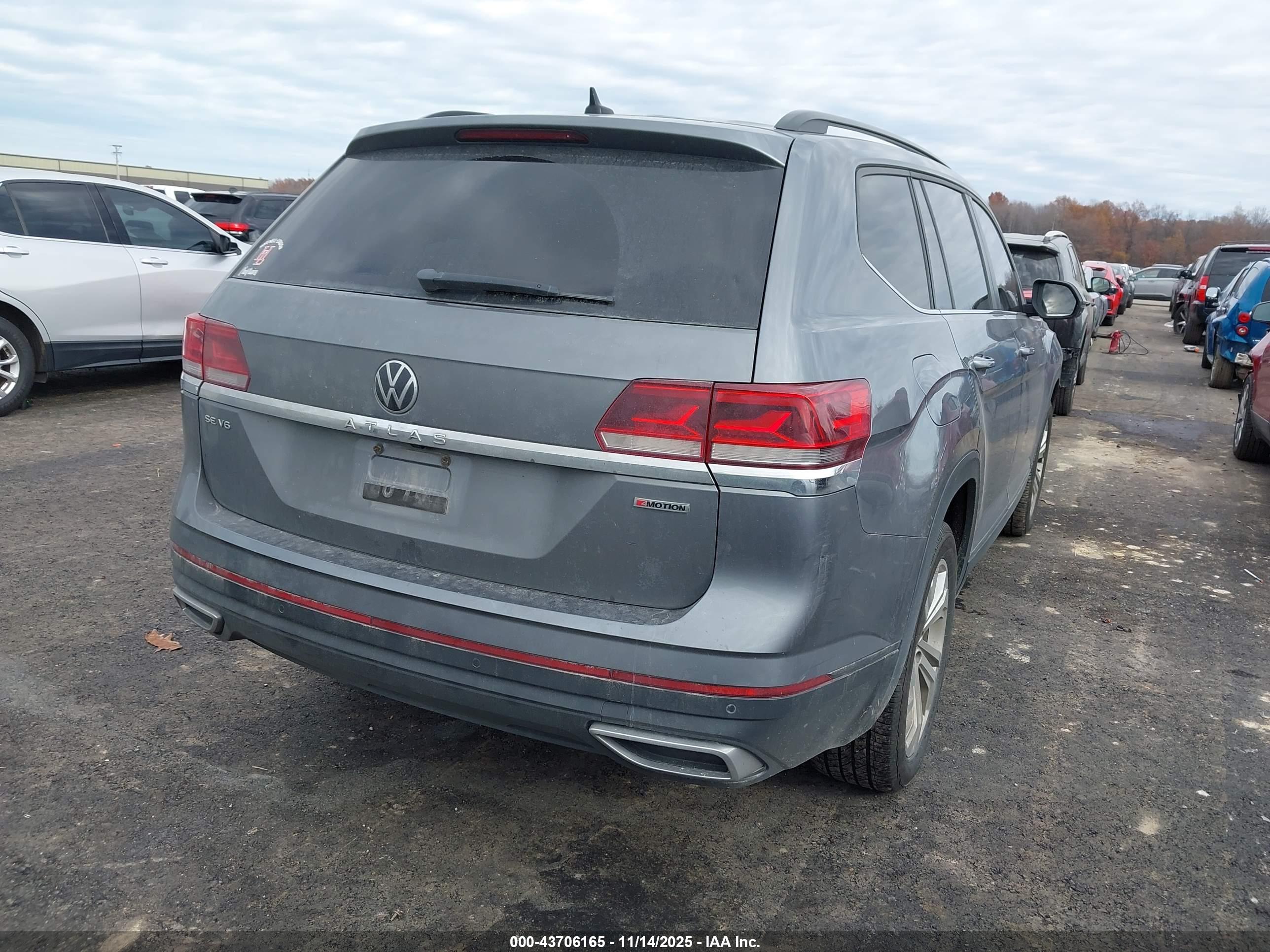 VOLKSWAGEN ATLAS image 4