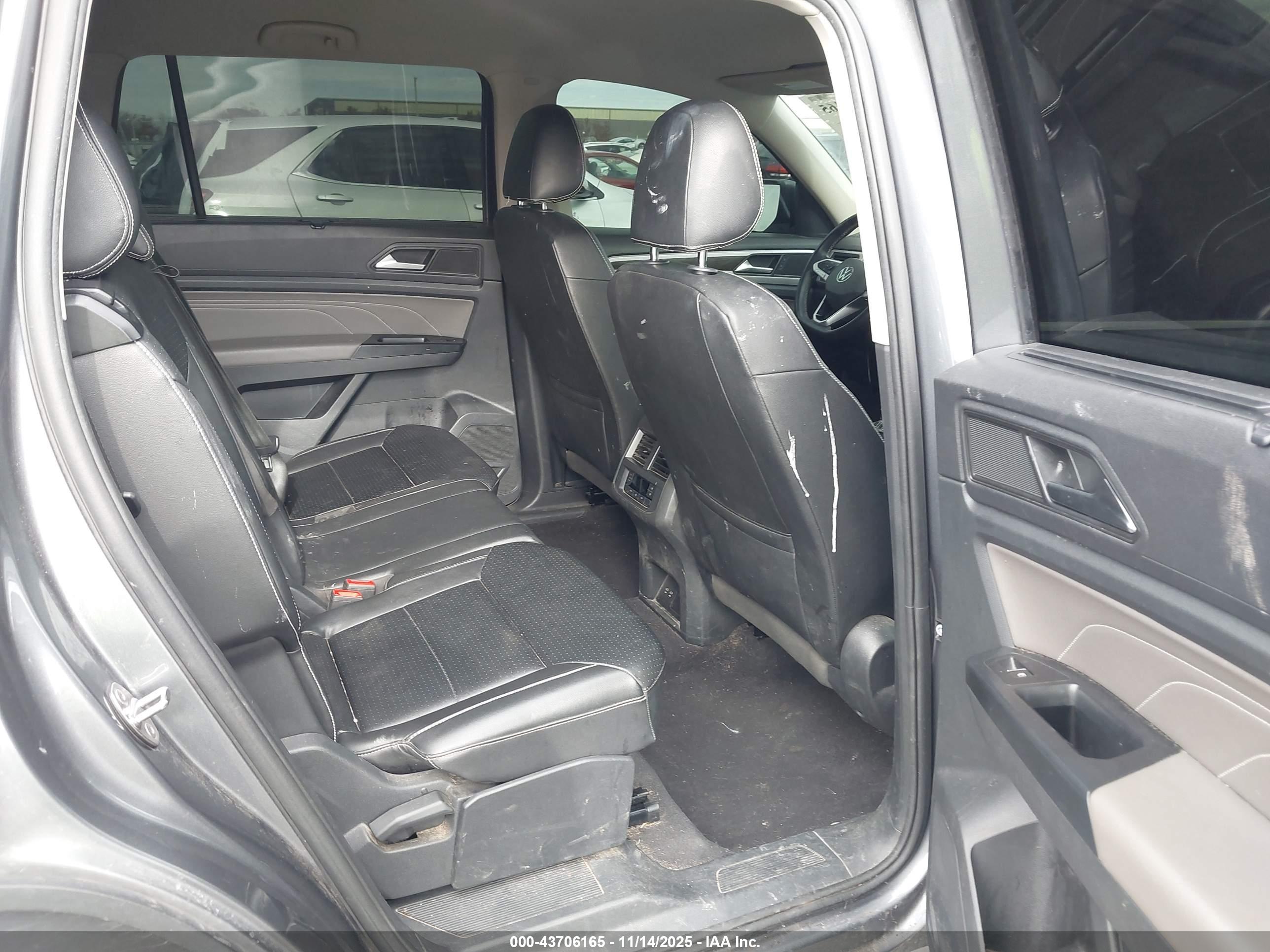 VOLKSWAGEN ATLAS image 8