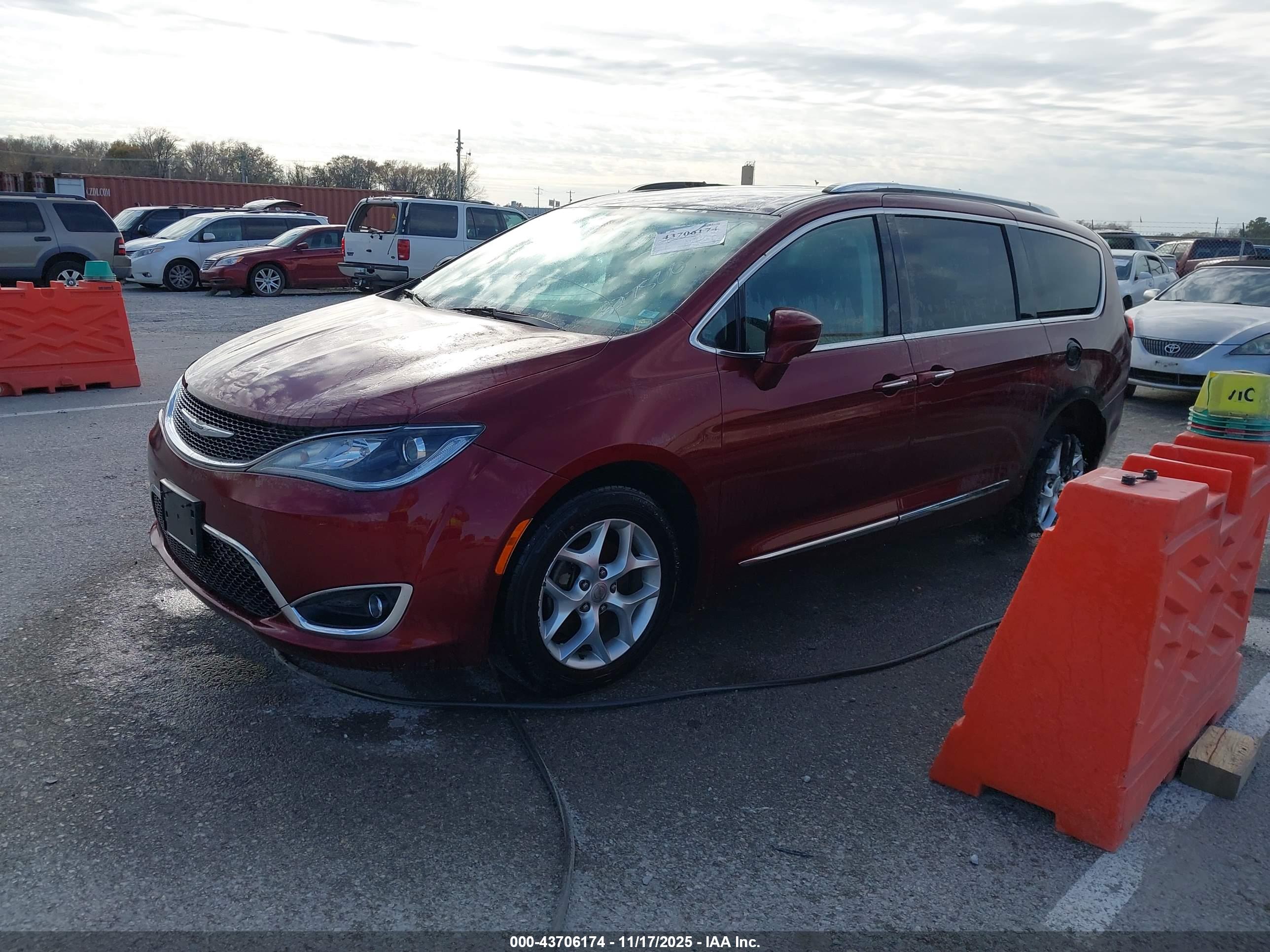 CHRYSLER PACIFICA image 2