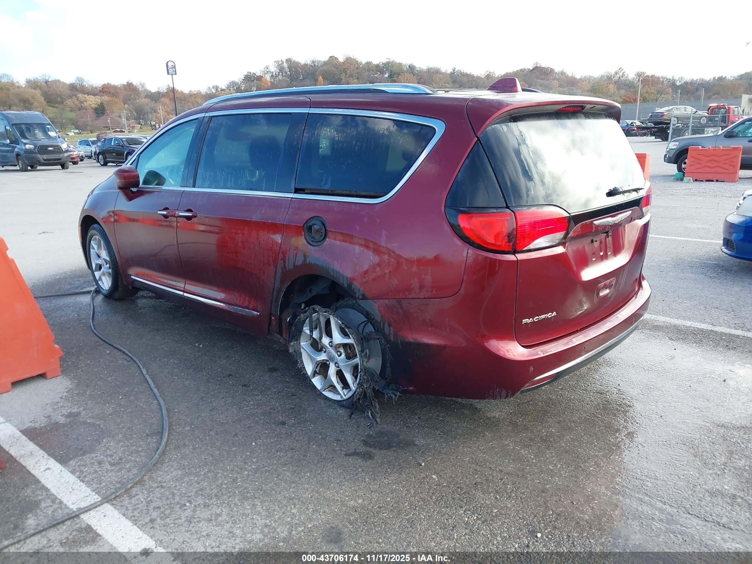 CHRYSLER PACIFICA image 3