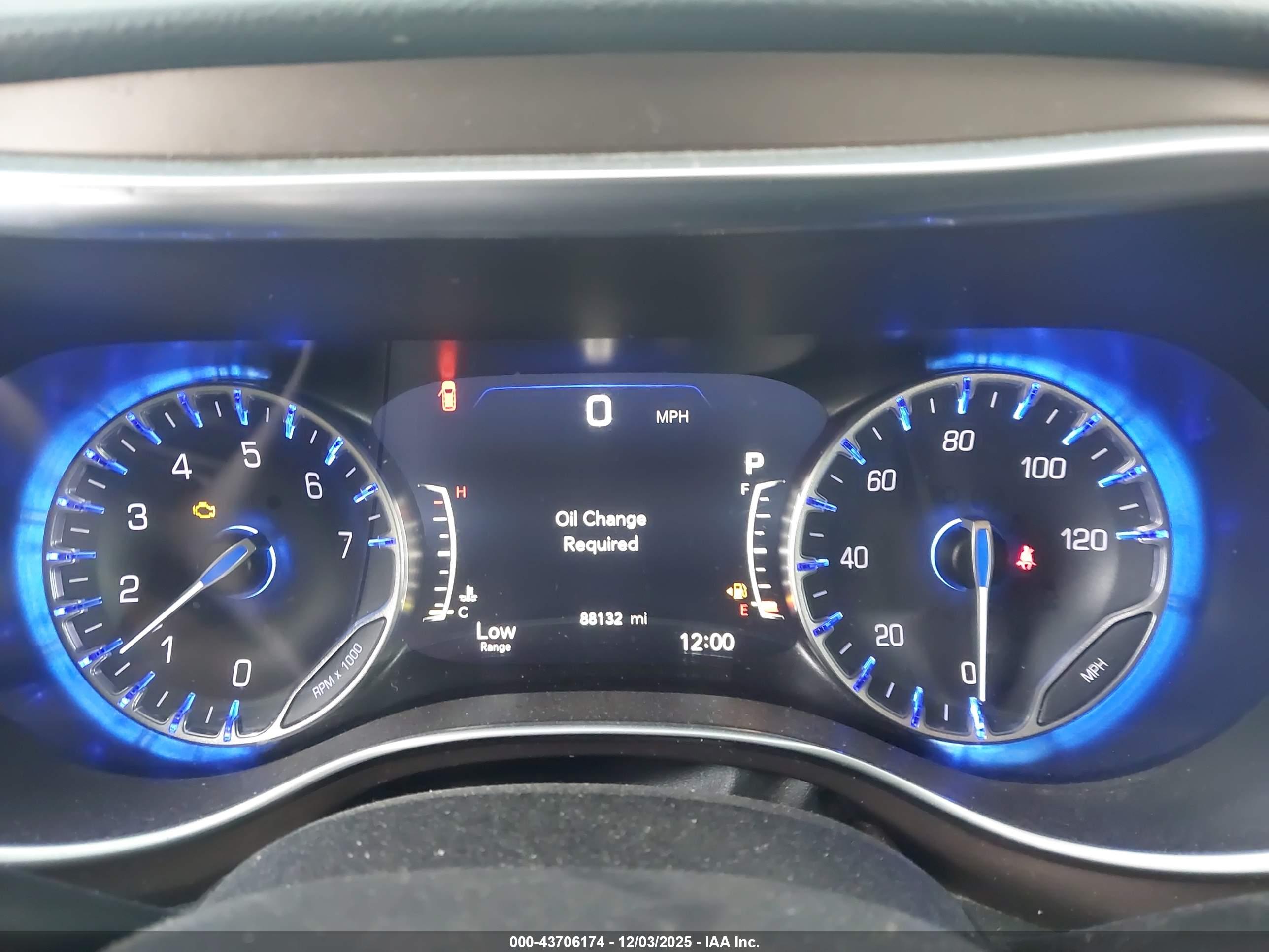 CHRYSLER PACIFICA image 7