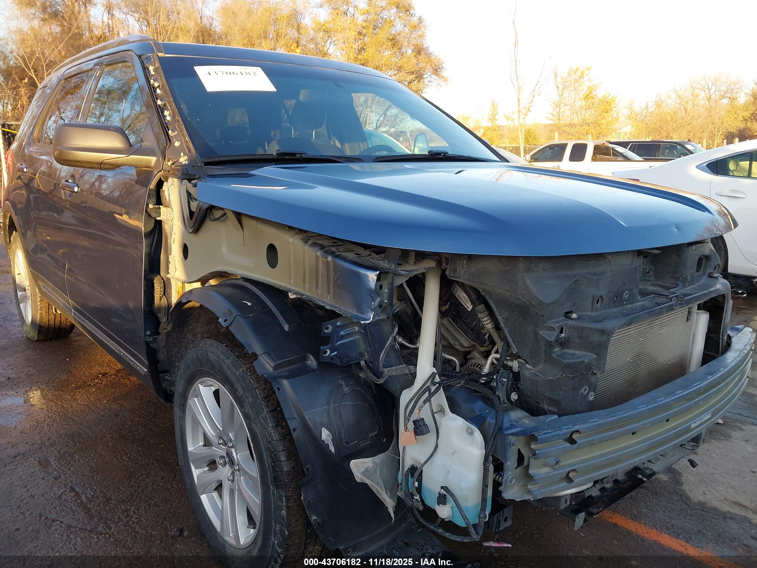 FORD EXPLORER image 6