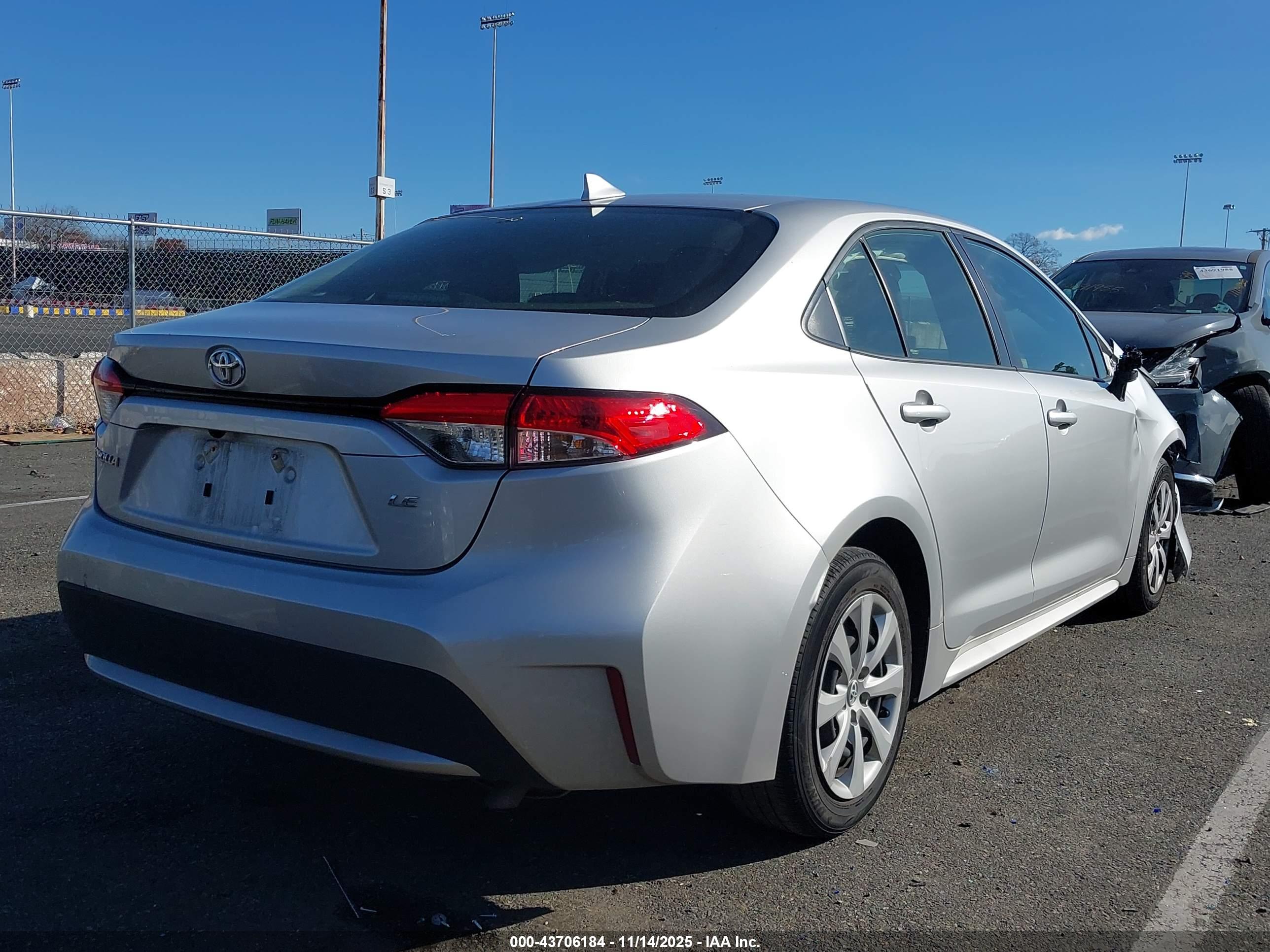 TOYOTA COROLLA image 4