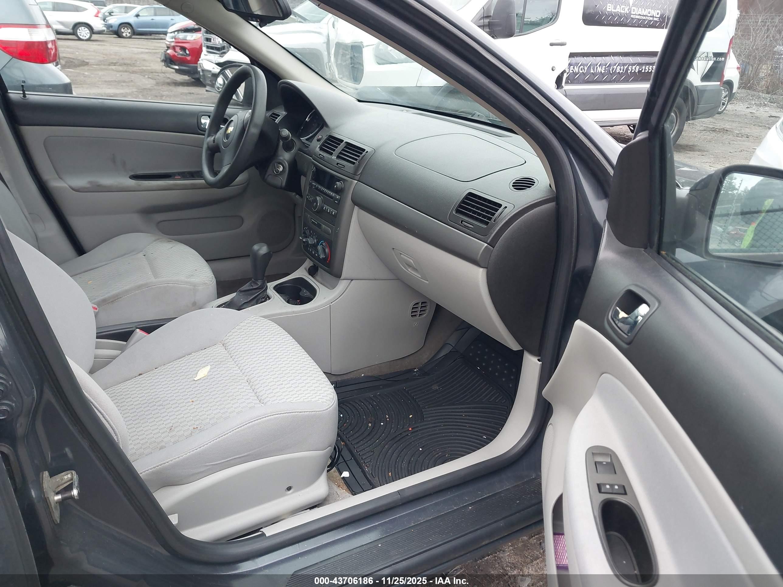 CHEVROLET COBALT image 5