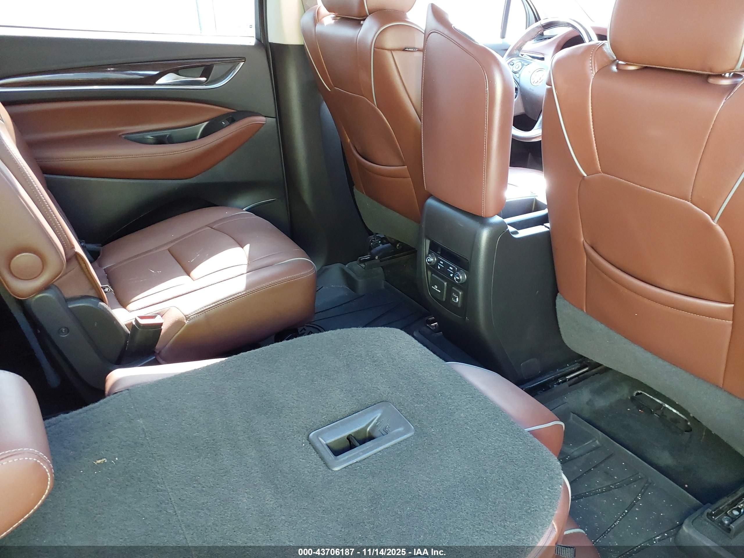 BUICK ENCLAVE image 8