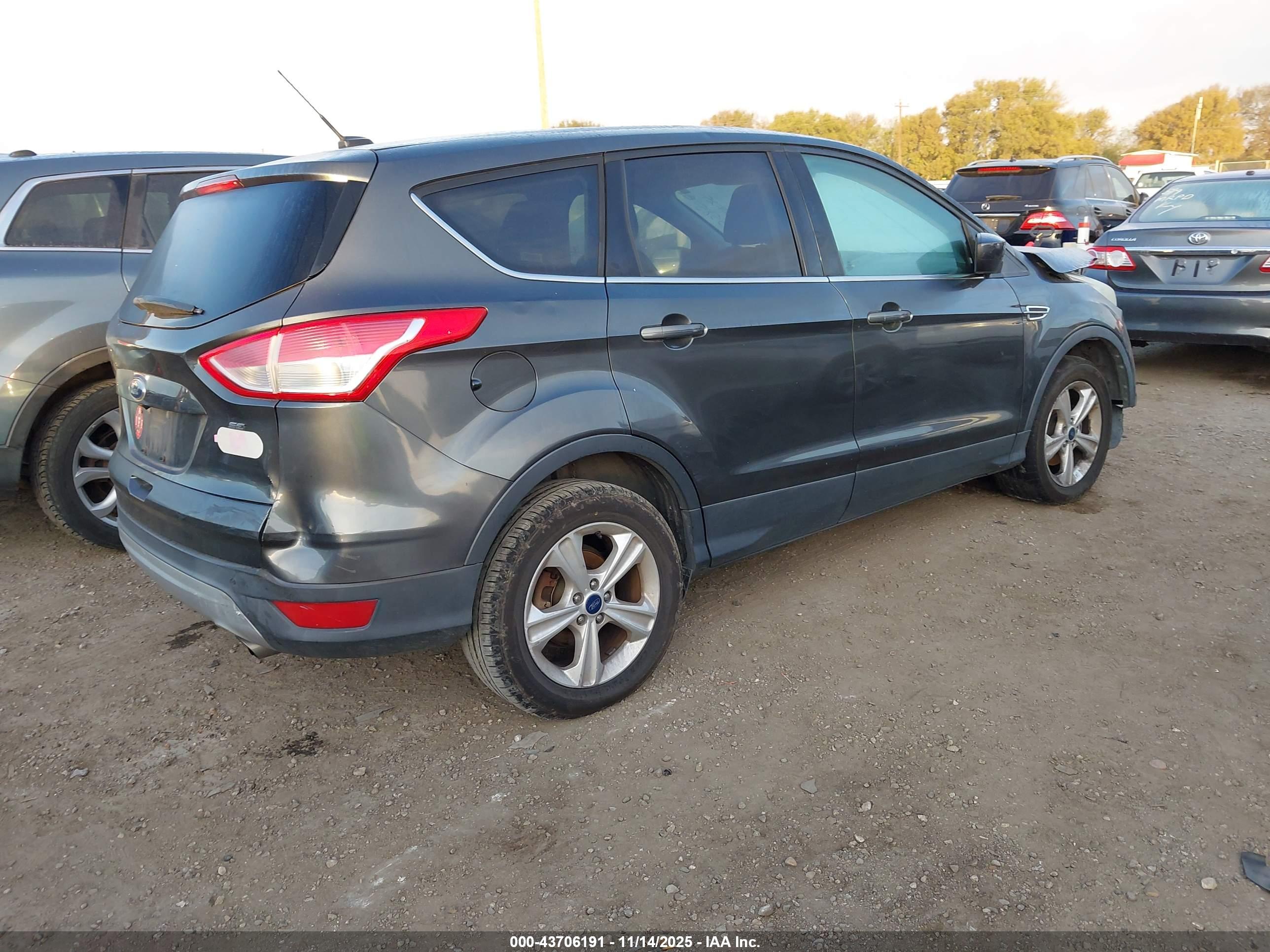 FORD ESCAPE image 4