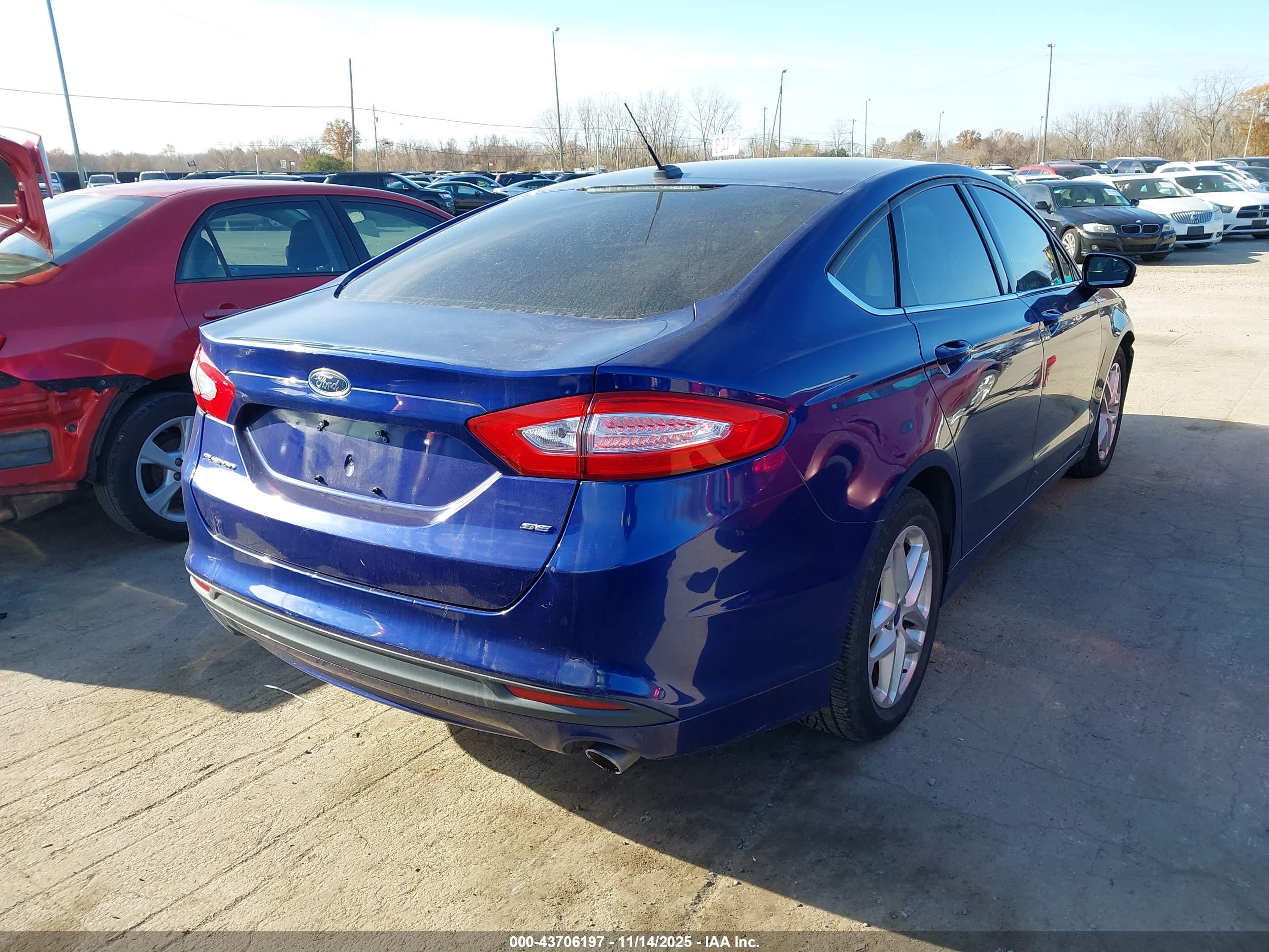 FORD FUSION image 4