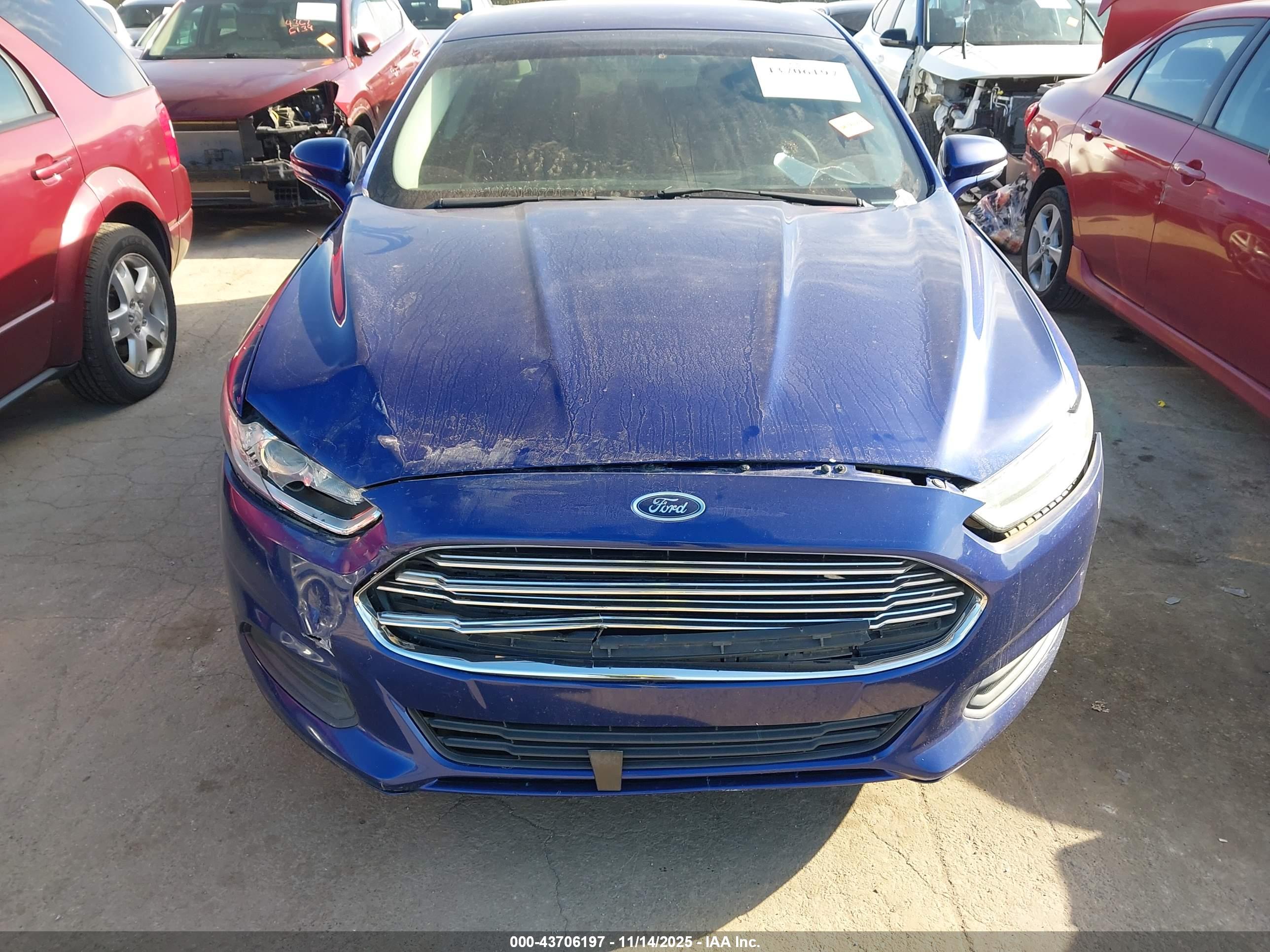 FORD FUSION image 6